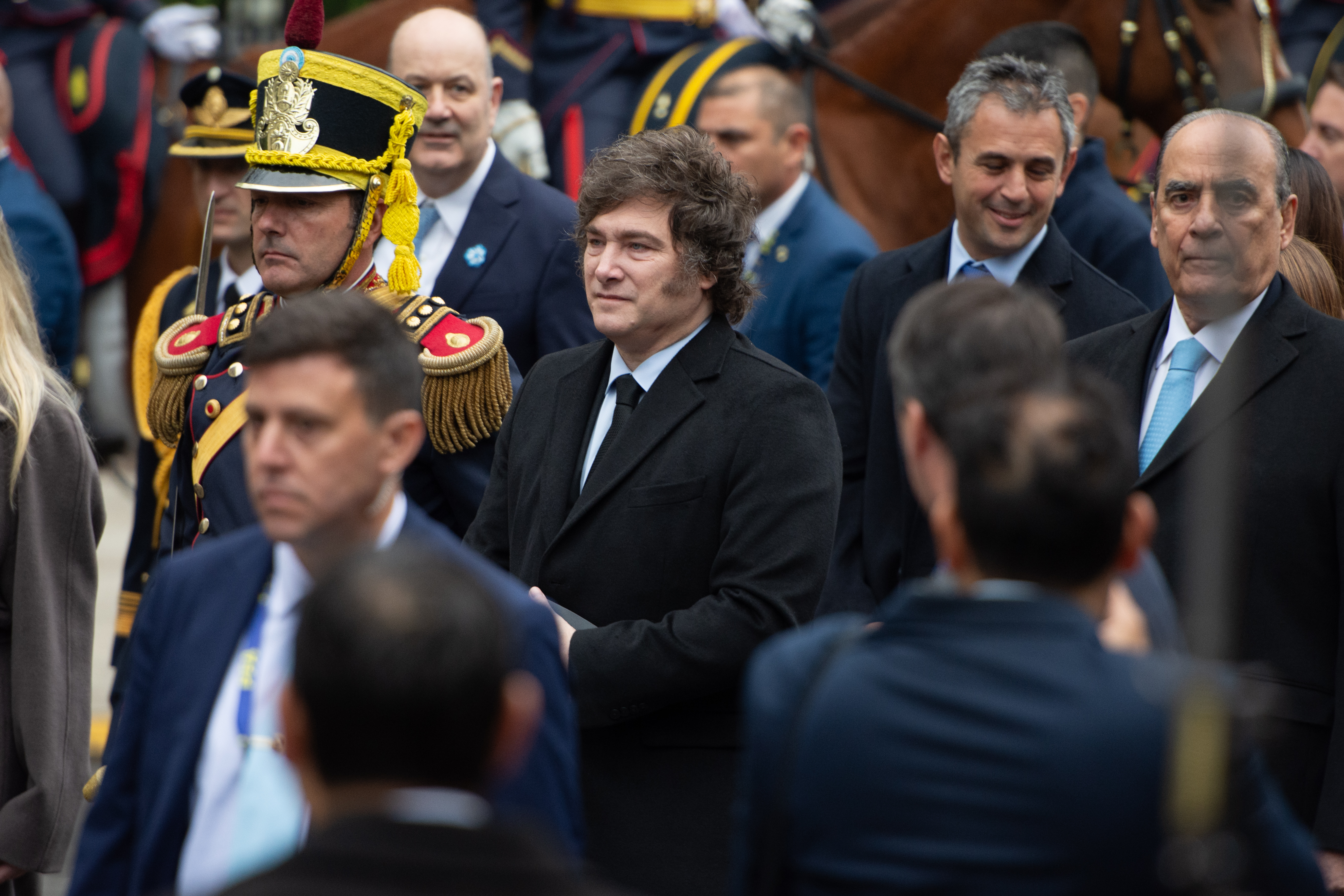 El presidente participó del acto patrio acompañado por su gabinete, pero evitó saludar a la vicepresidenta Buenos Aires, Argentina – 25 mayo, 2025: En un contexto de tensiones internas y creciente males...