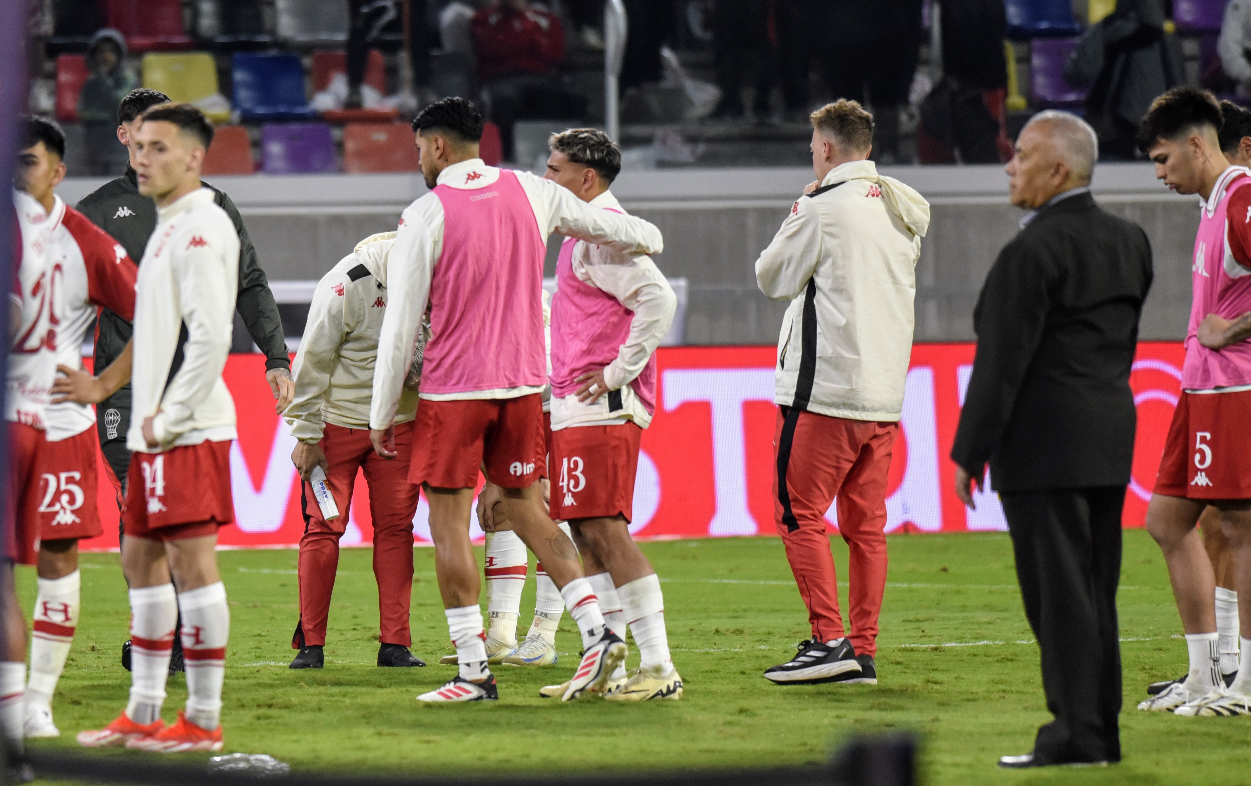 Final del Torneo Apertura 2025: Huracán y Platense disputan el título en el Madre de Ciudades Santiago del Estero, Argentina - 1 junio, 2025: Los equipos de Huracán y Platense se enfrentan e...