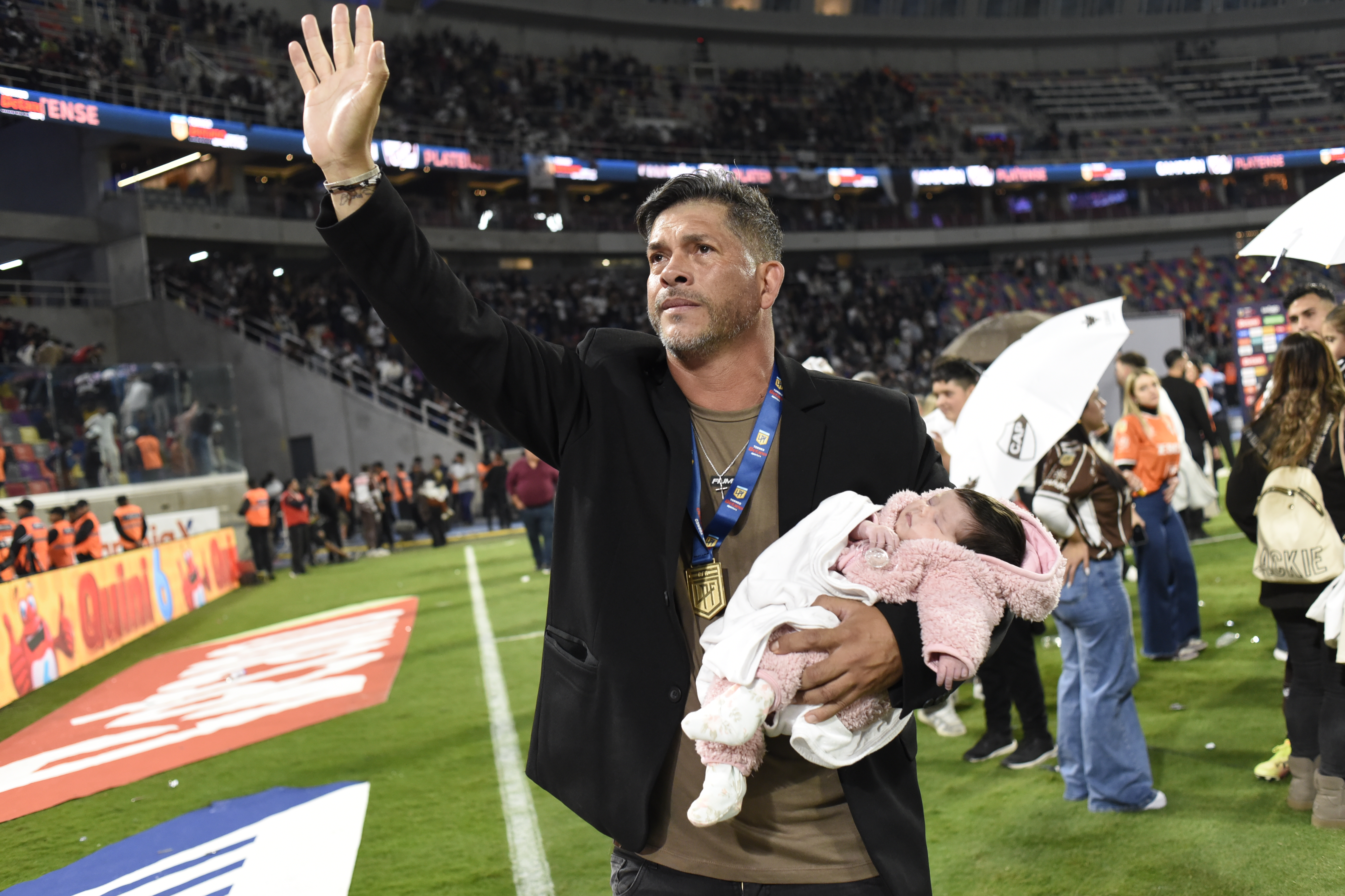 Final del Torneo Apertura 2025: Huracán y Platense disputan el título en el Madre de Ciudades Santiago del Estero, Argentina - 1 junio, 2025: Los equipos de Huracán y Platense se enfrentan e...