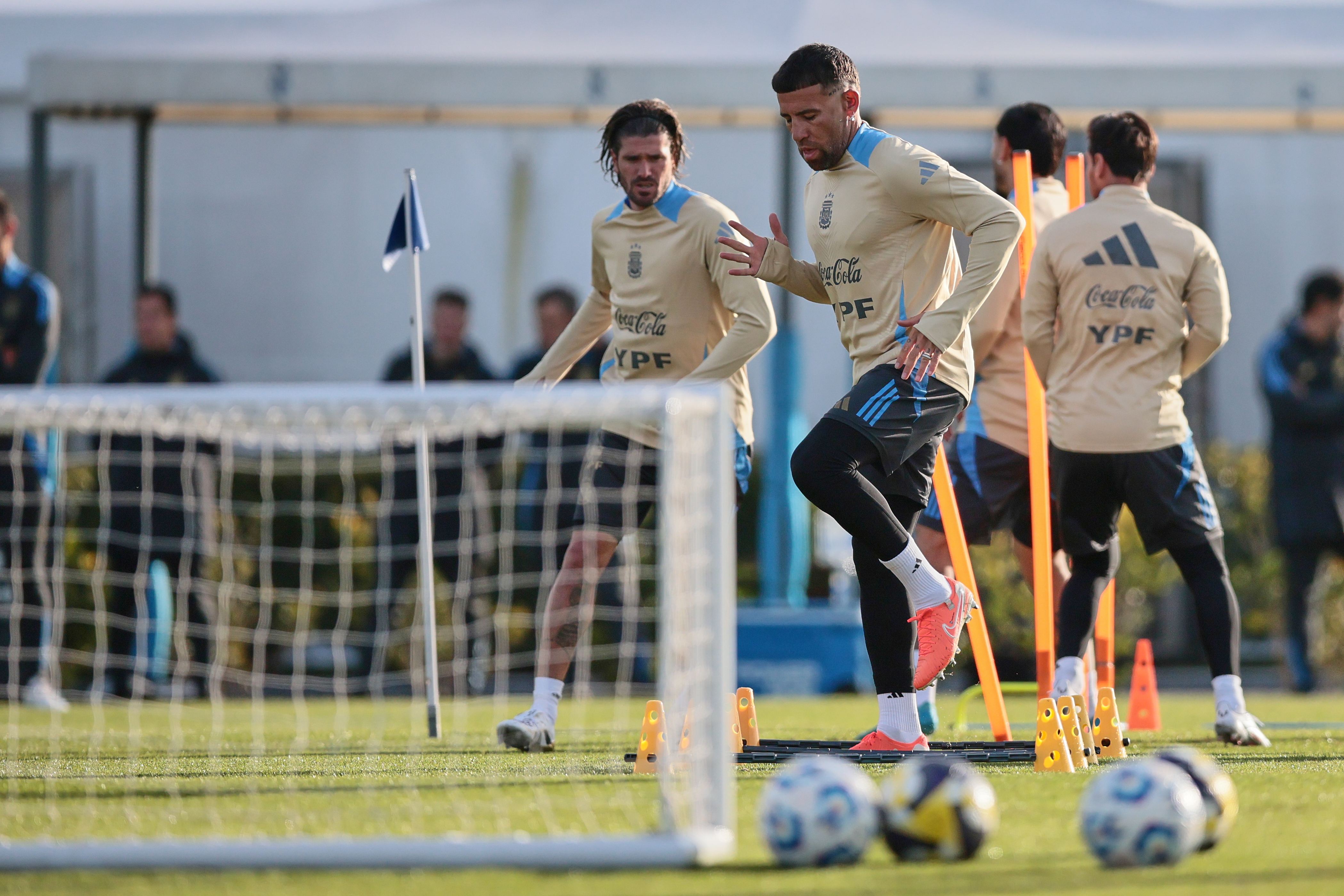 Argentina national team trains ahead of Chile clash Ezeiza, Argentina - June 3, 2025: Nioclás Otamendi. Under the watchful eye of coach Lionel Scalo...