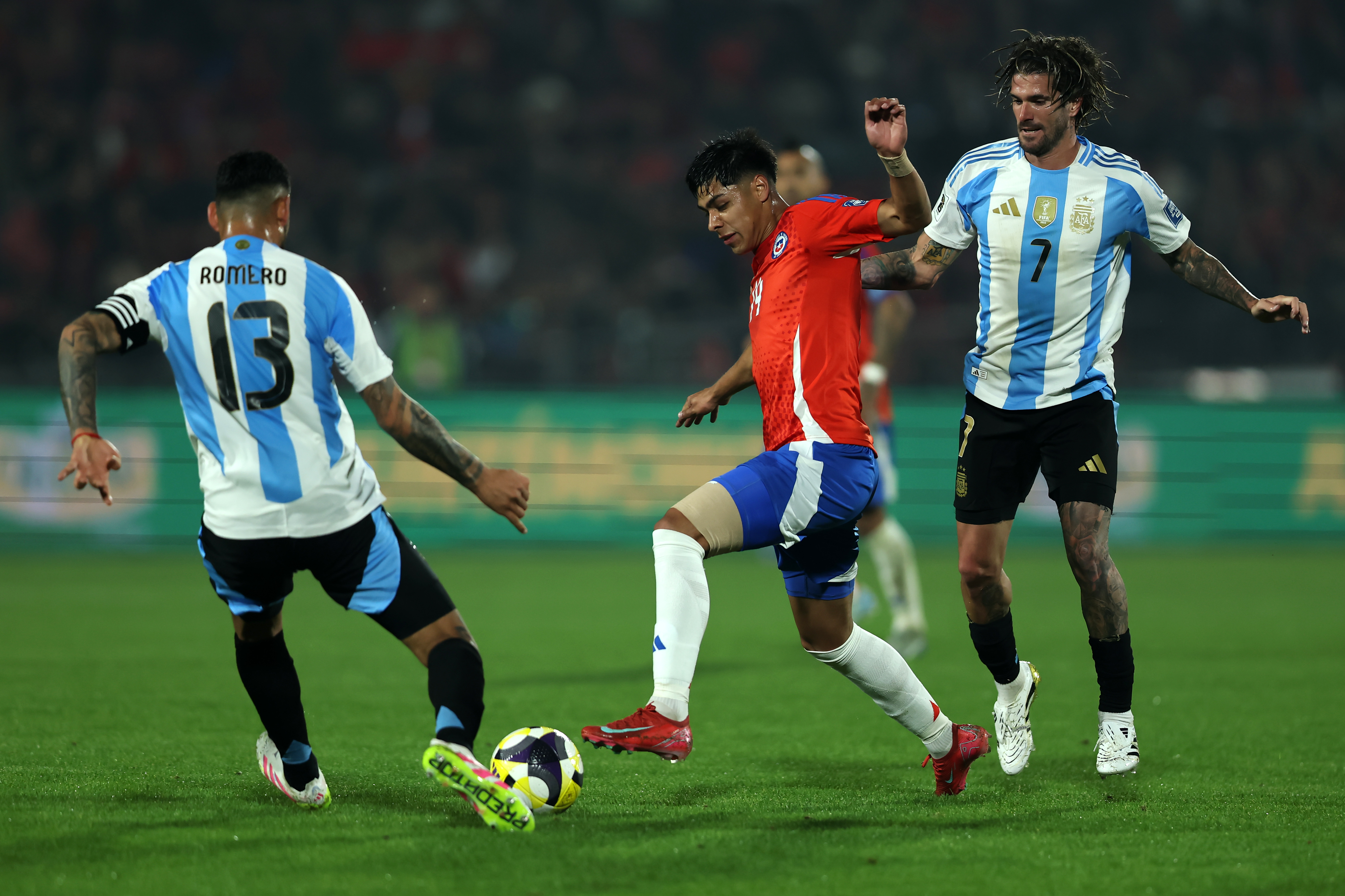 Santiago, Chile – 5 junio, 2025: La Selección Argentina venció a Chile en el Estadio Nacional...