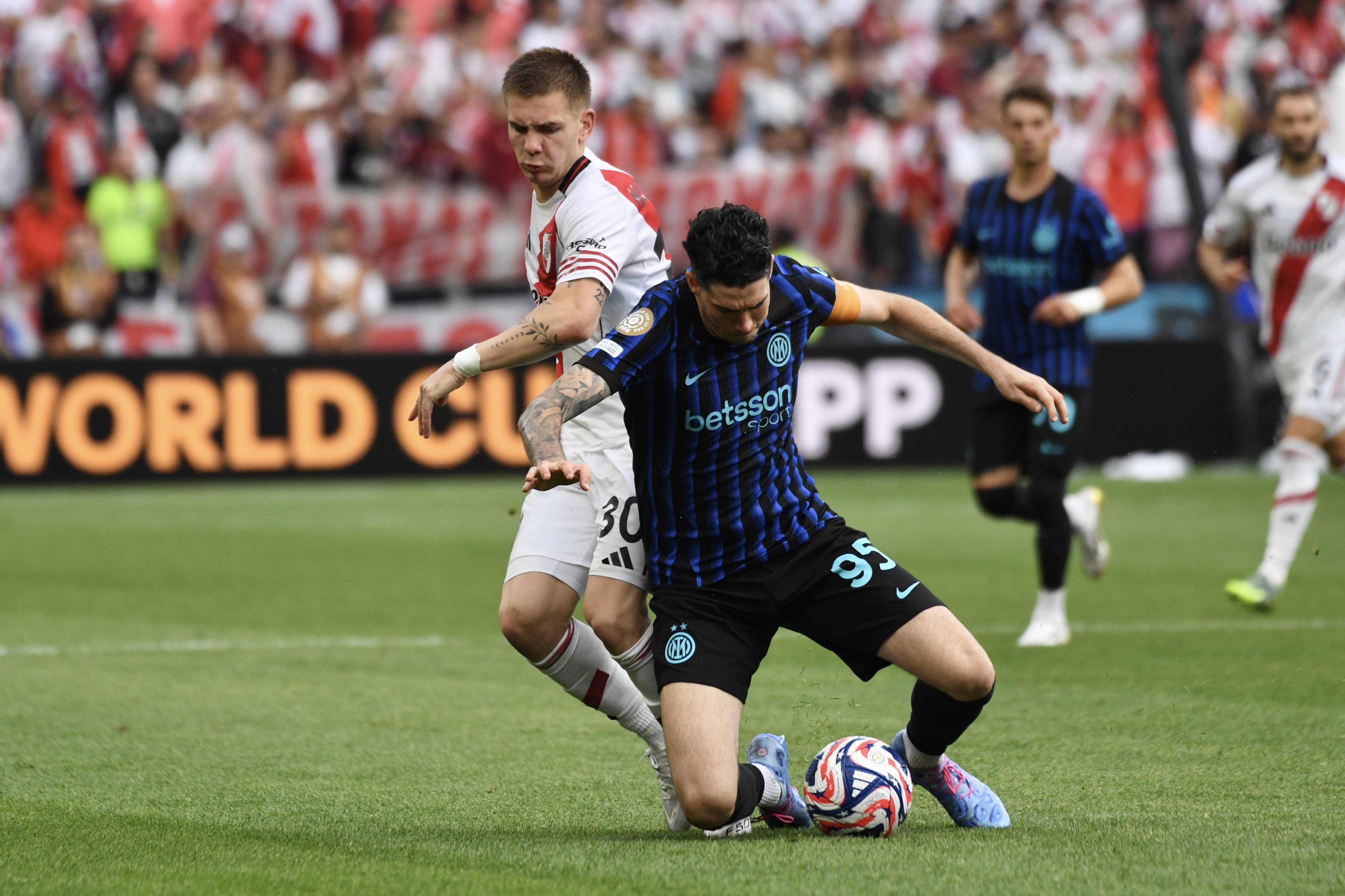 A draw is enough, but River aims for a direct qualification with a win Seattle, USA – June 25, 2025: River Plate faces Inter Milan at Lumen Field in Seattle in the fi...