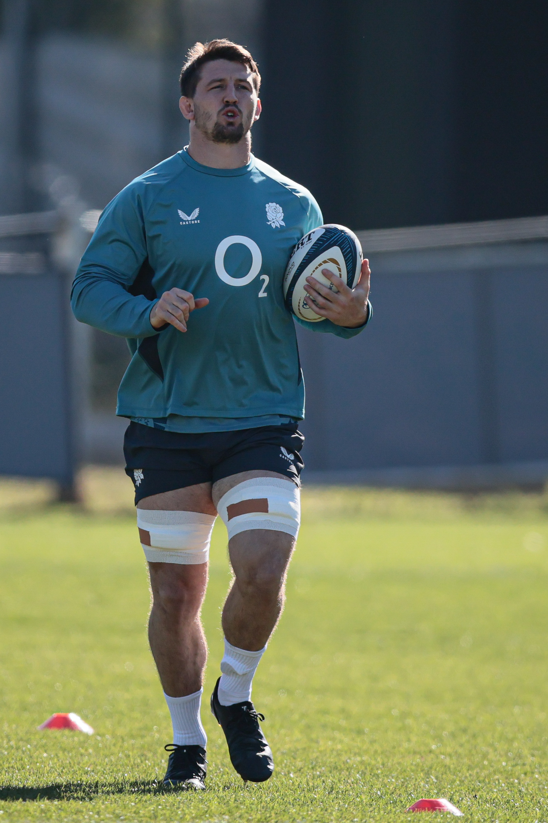 The English national rugby team held an intense session in Argentina before the upcoming international test match San Isidro, Argentina – June 26, 2025: The England national rugby team trained on Wednesday at ...