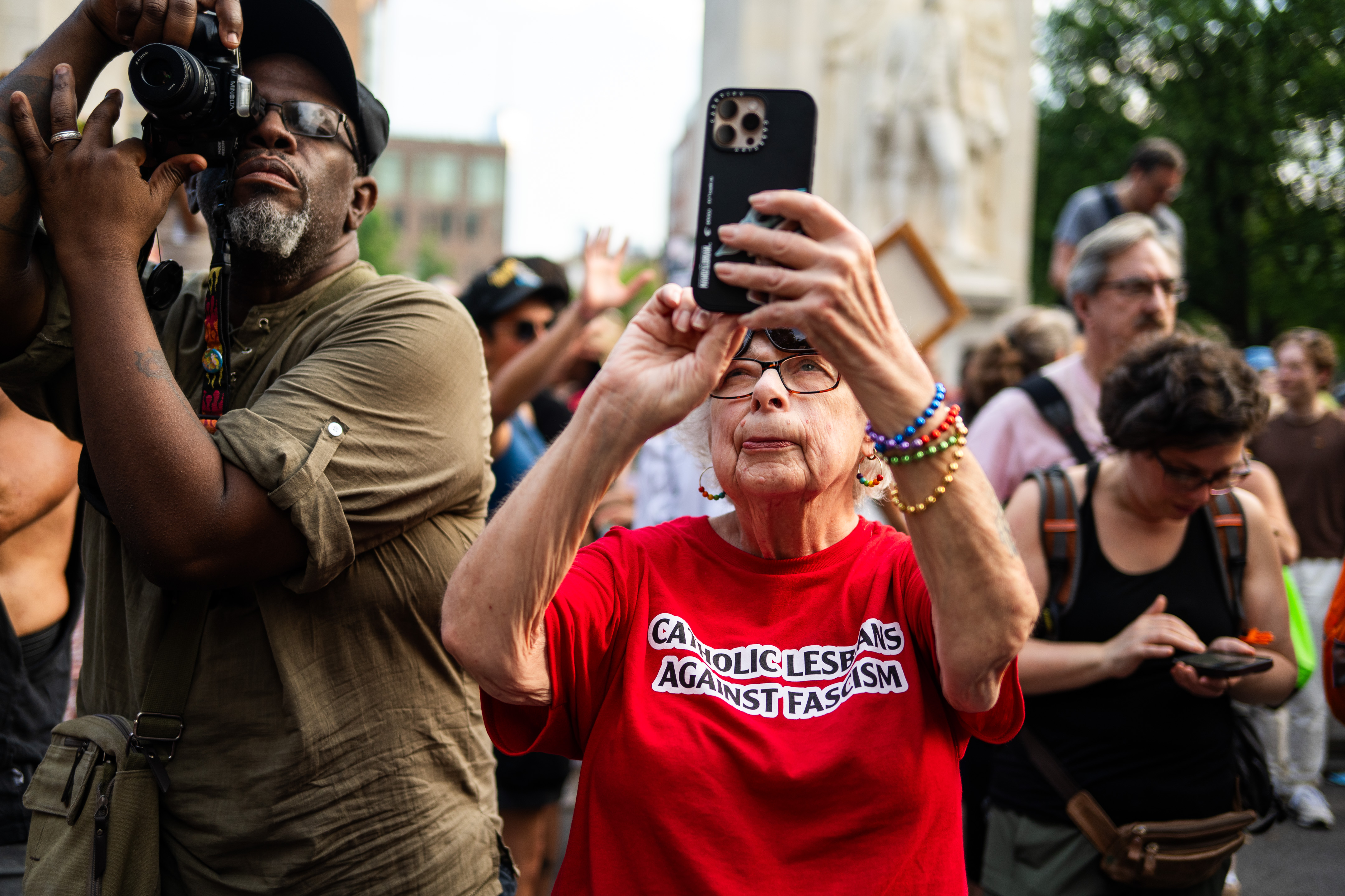 Participants denounced LGBTQ+ rights rollbacks and highlighted political resistance United States ? June 28, 2025: Thousands marched in Pride Parades across U.S. cities on Saturday,...