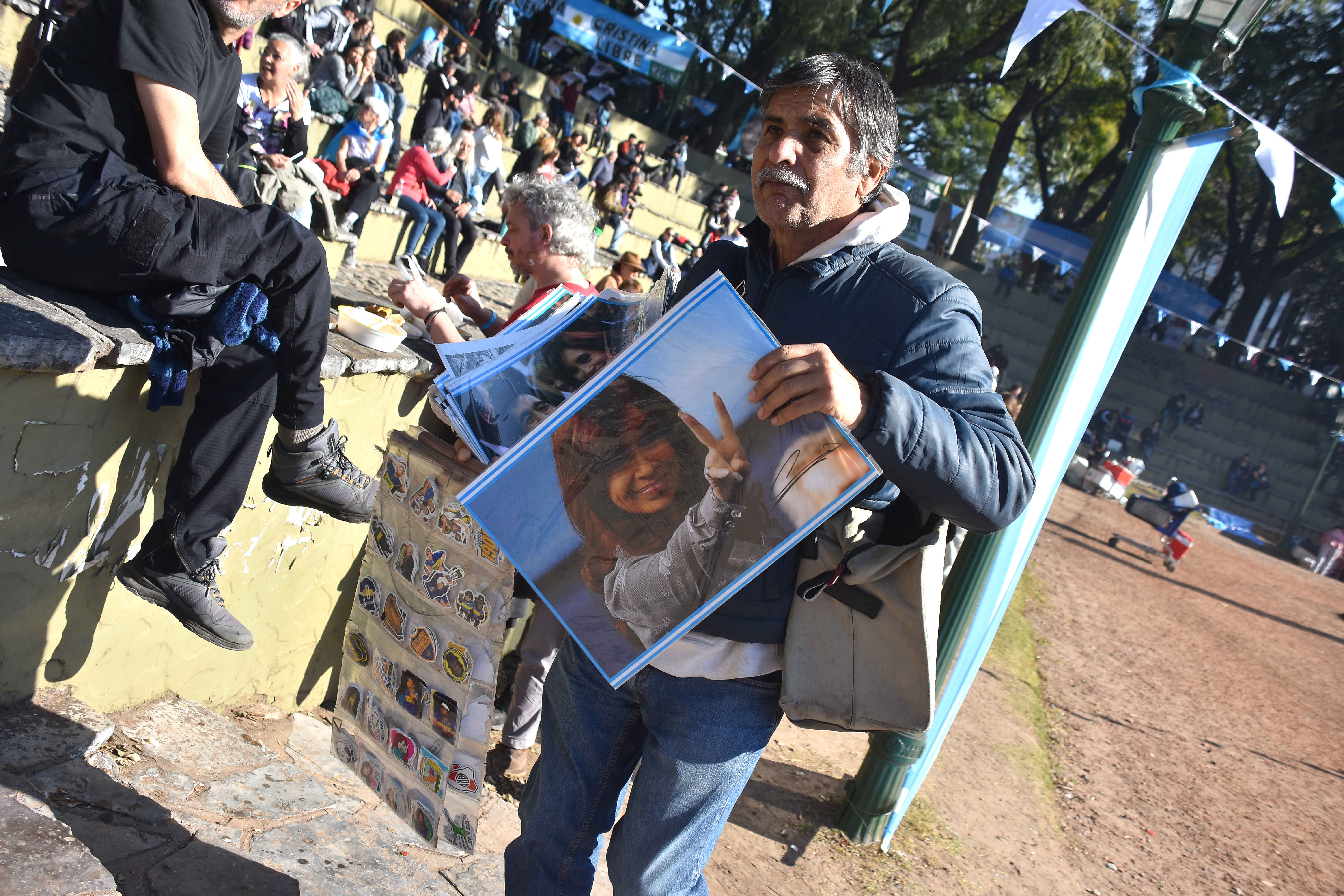 La ex presidenta envió mensaje a militantes en Parque Lezama con críticas a la deuda Buenos Aires, Argentina - 9 julio, 2025: La ex presidenta Cristina Fernández de Kirchner habló ...