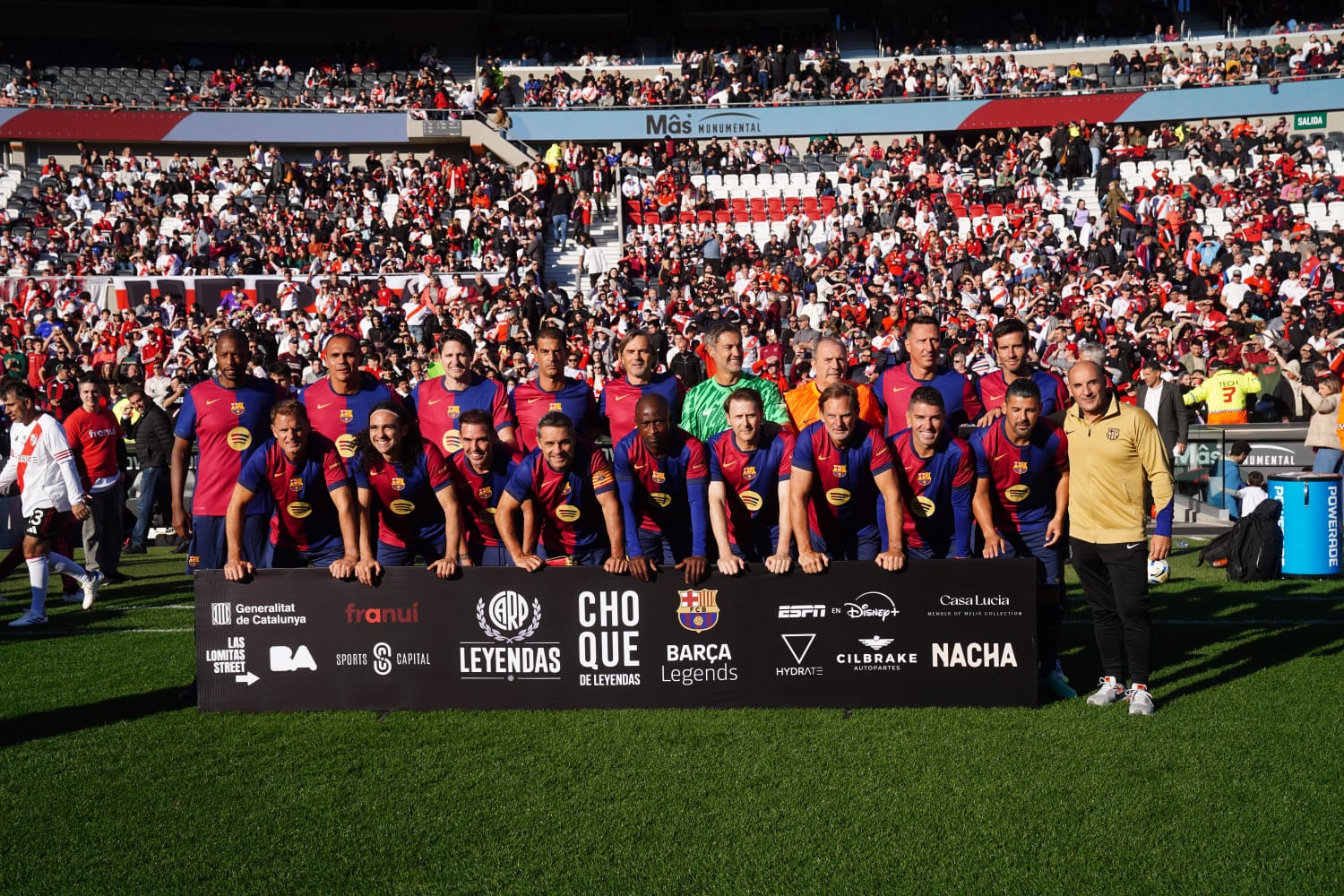 Buenos Aires, Argentina – 20 julio, 2025: Formación de Barcelona Leyendas. River Plate enfrent...