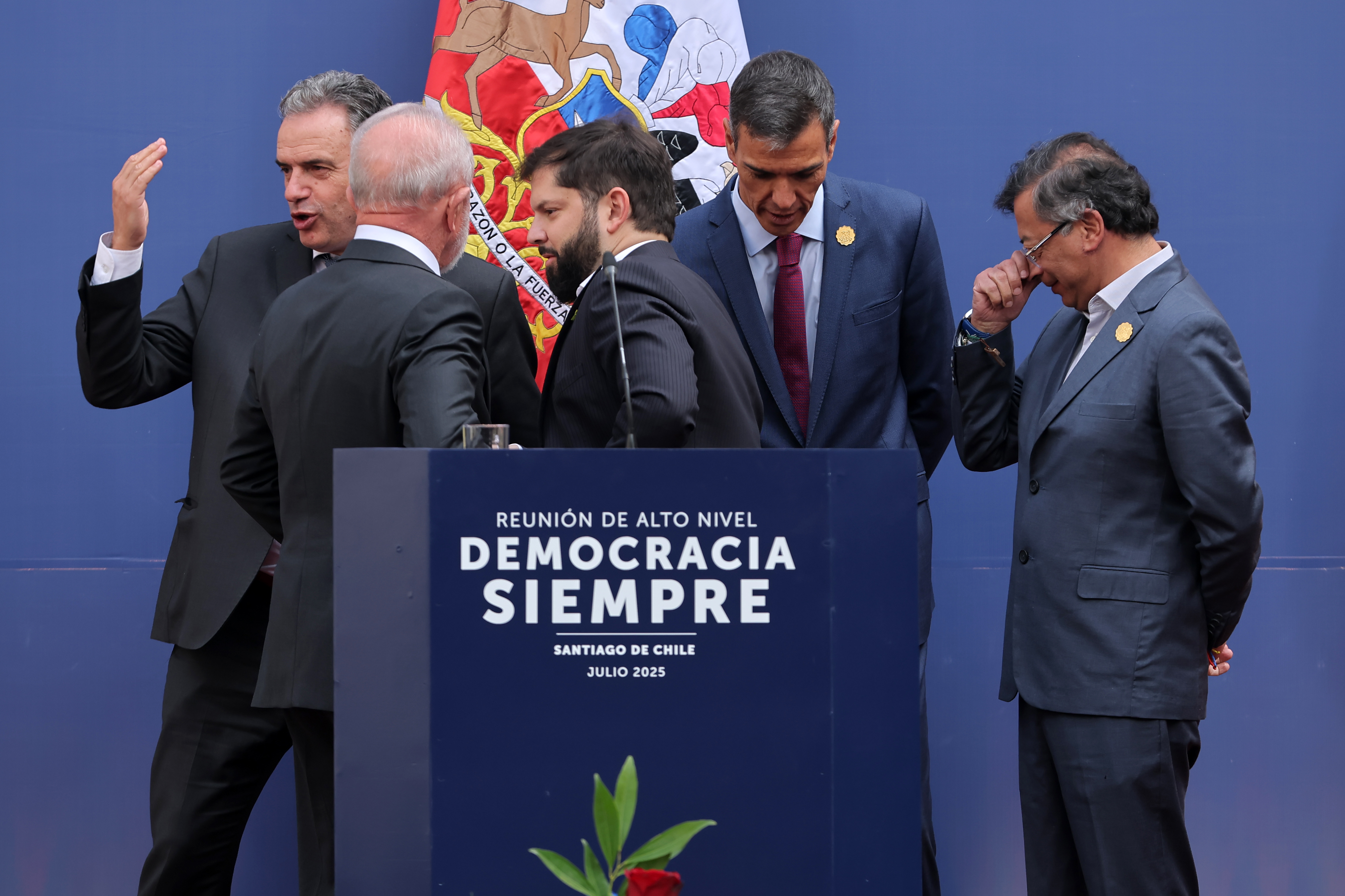 Latin American and European leaders meet for ‘Democracy Always’ high-level event Santiago, Chile – July 21, 2025: Participating presidents provide a joint statement to the medi...