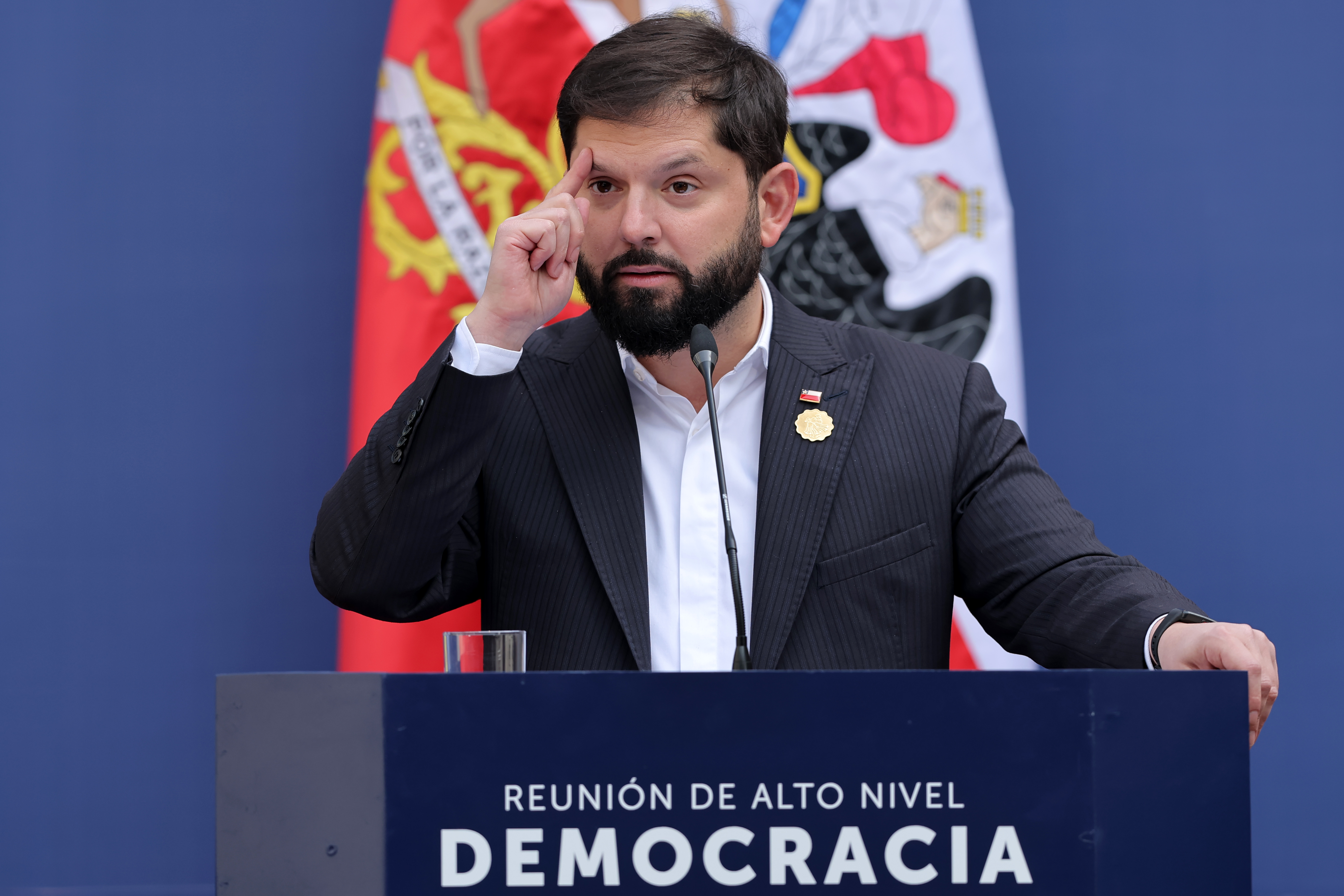Latin American and European leaders meet for ‘Democracy Always’ high-level event Santiago, Chile – July 21, 2025: Participating presidents provide a joint statement to the medi...