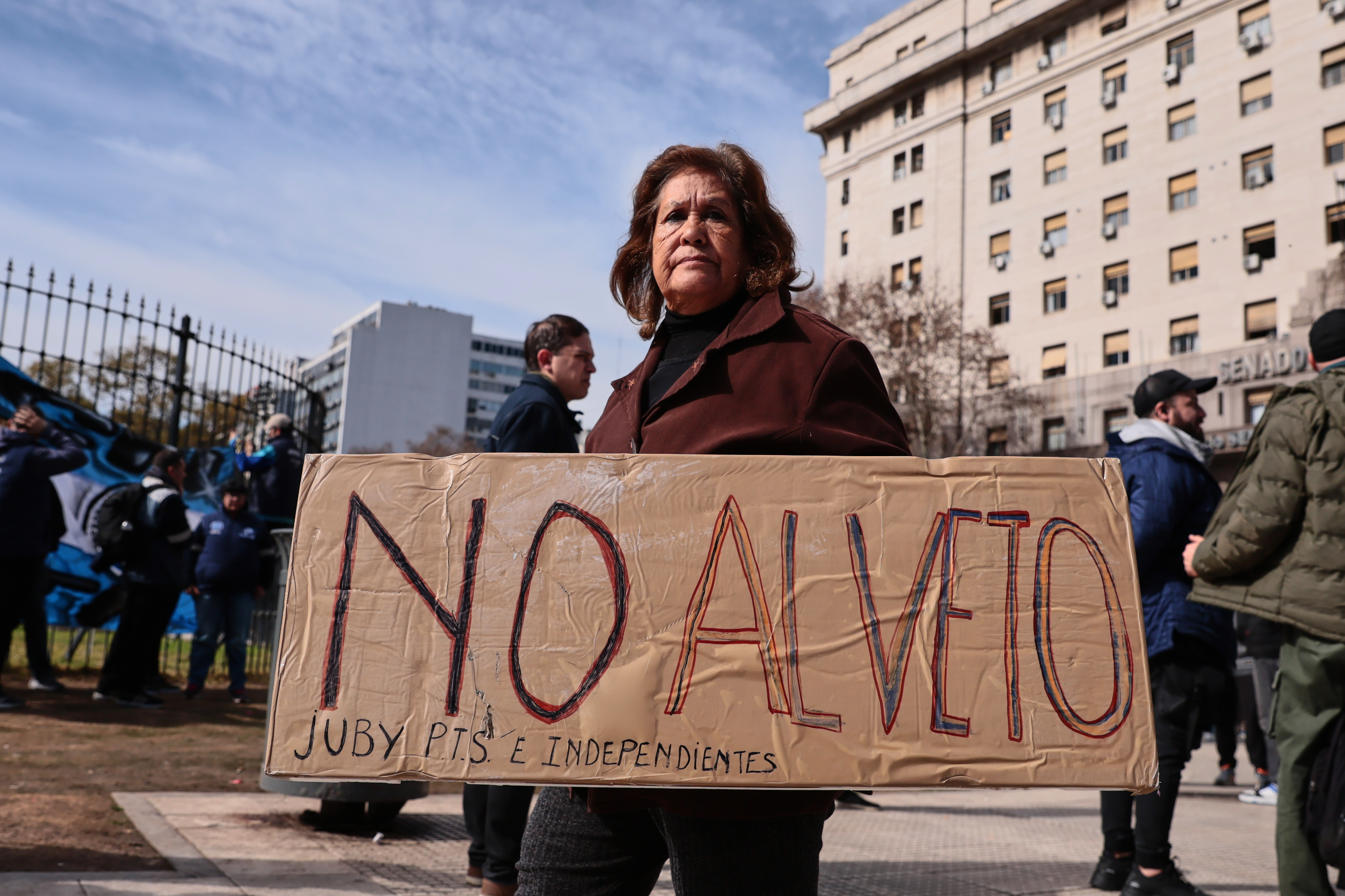 Buenos Aires, Argentina – August 6, 2025: Argentine security forces used tear gas and water can...