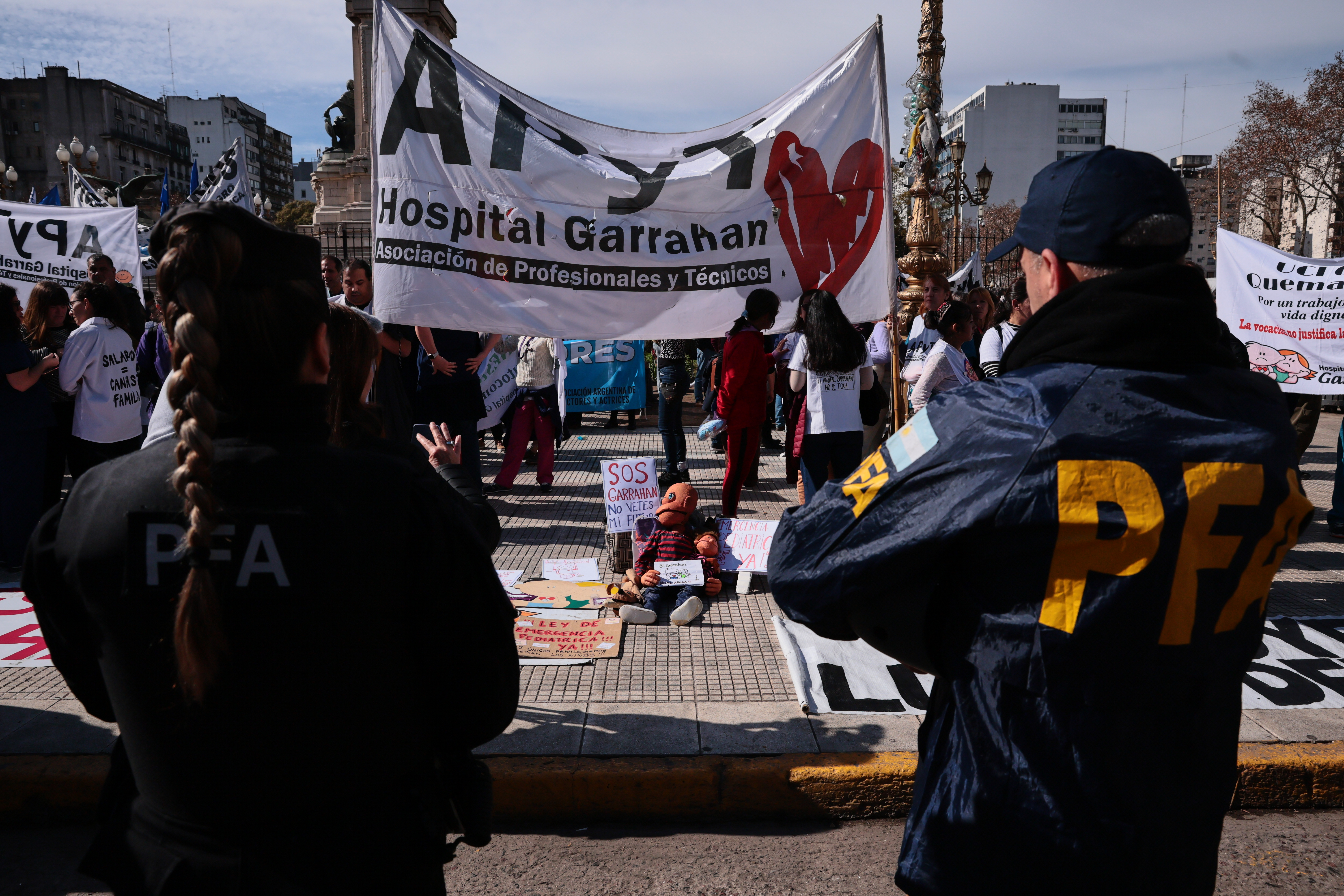 Buenos Aires, Argentina – August 6, 2025: Argentine security forces used tear gas and water can...