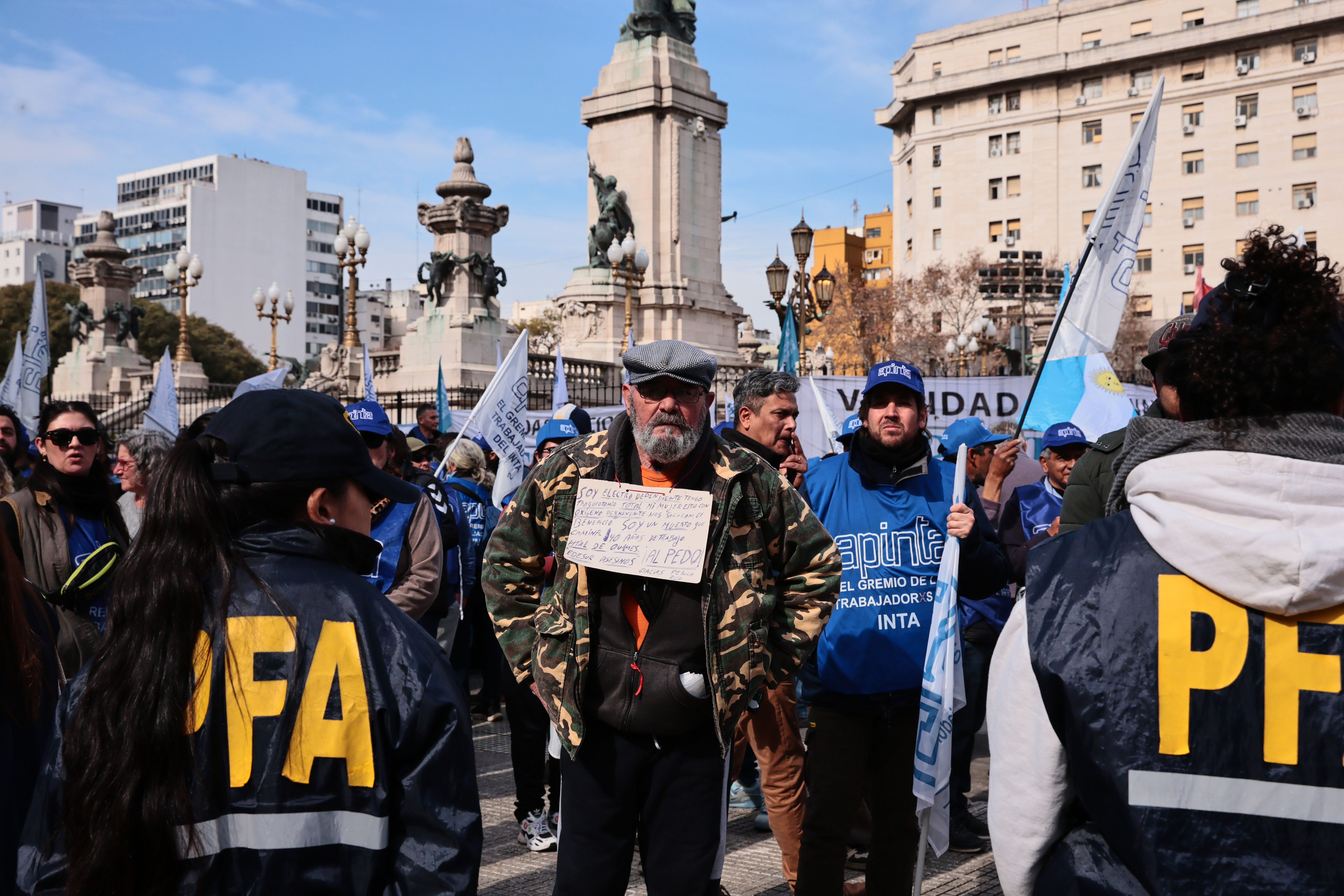 DSC_1337 Buenos Aires, Argentina – August 6, 2025: Argentine security forces used tear gas and water can...