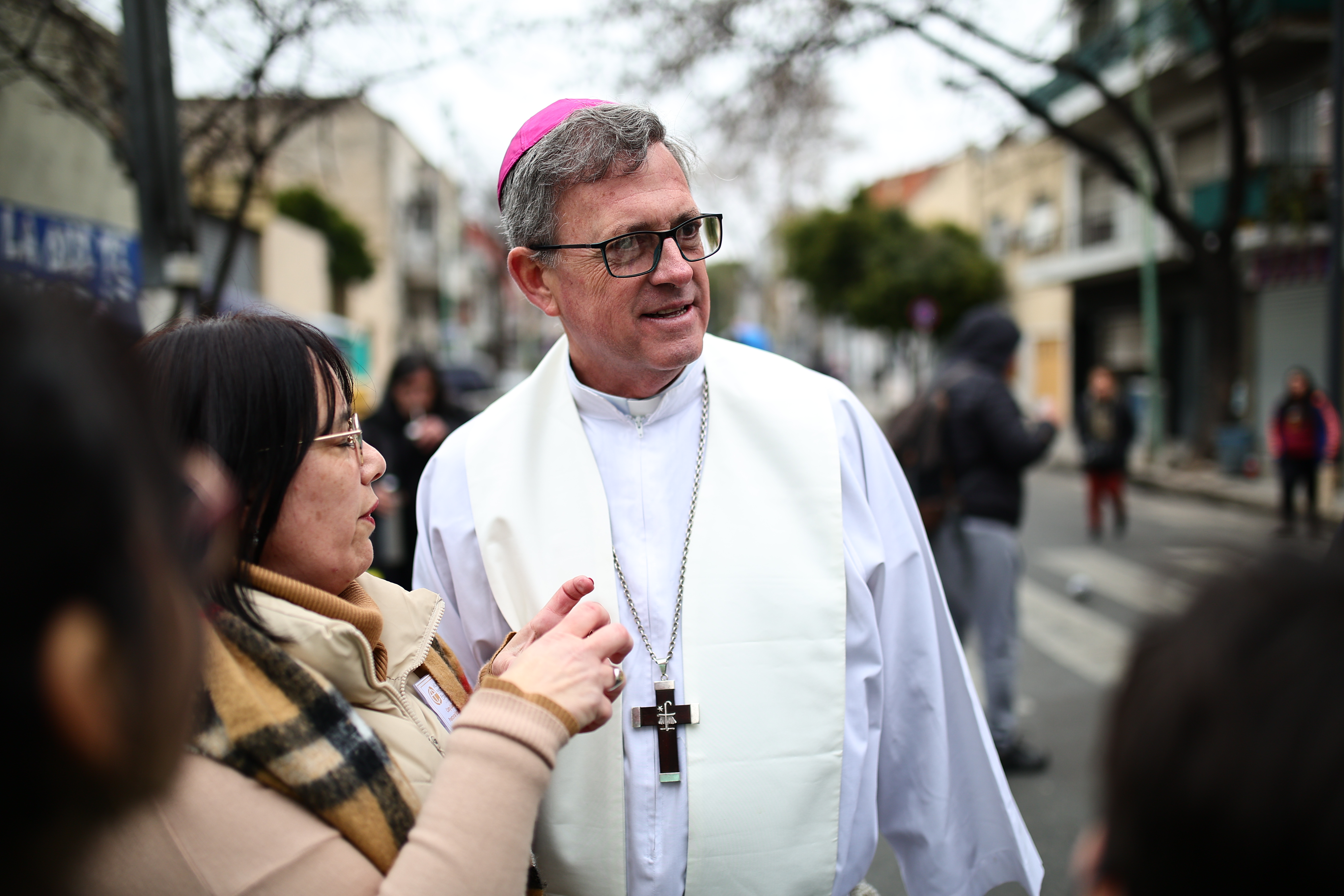 Buenos Aires bishop blesses faithful calling for housing and jobs Buenos Aires, Argentina – August 7, 2025: Buenos Aires bishop Jorge García Cuerva led a mass a...