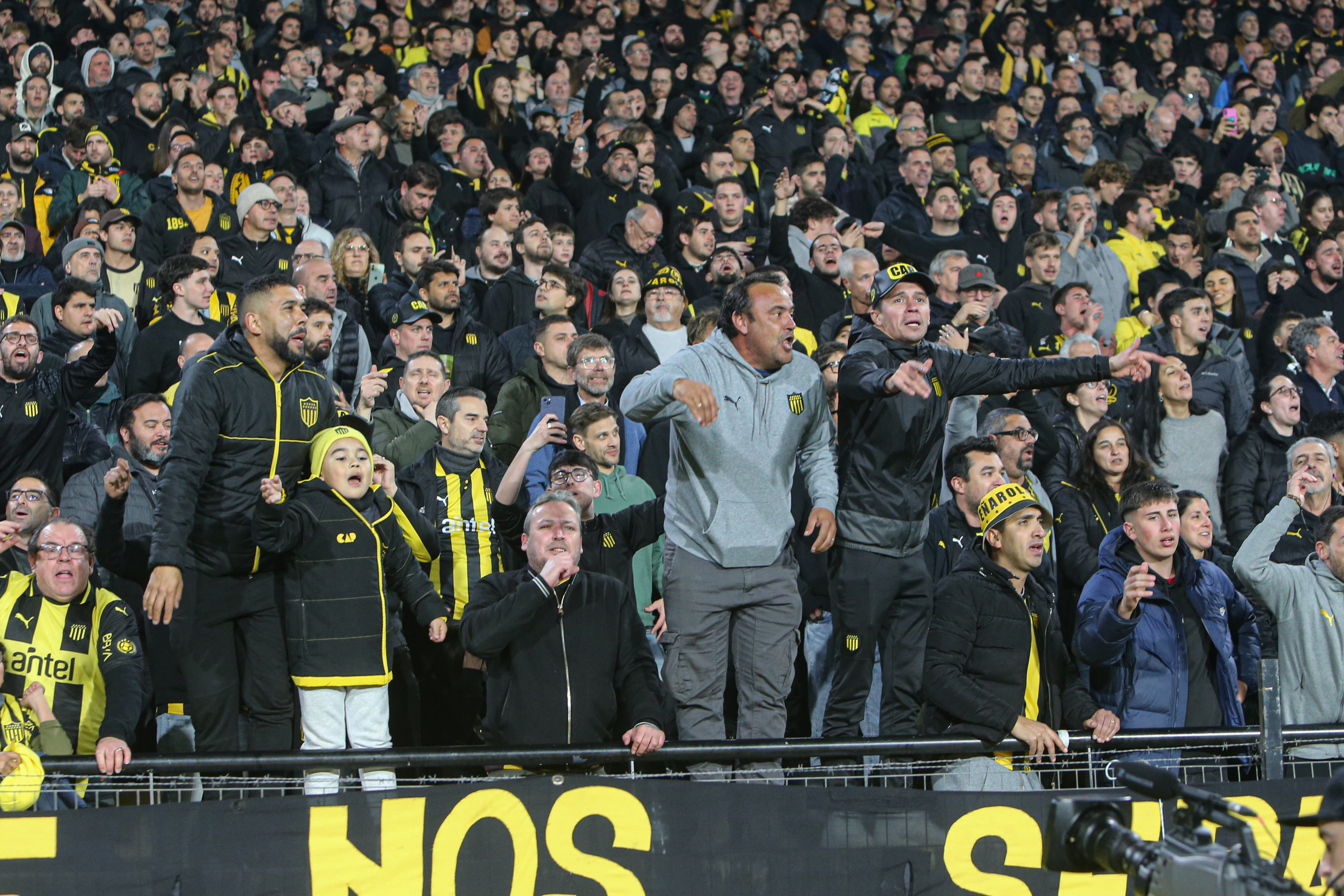 Historic Uruguay-Argentina clash at Campeón del Siglo Stadium Montevideo, Uruguay – August 12, 2025: Peñarol hosts Racing Club at Campeón del Siglo Stadium...