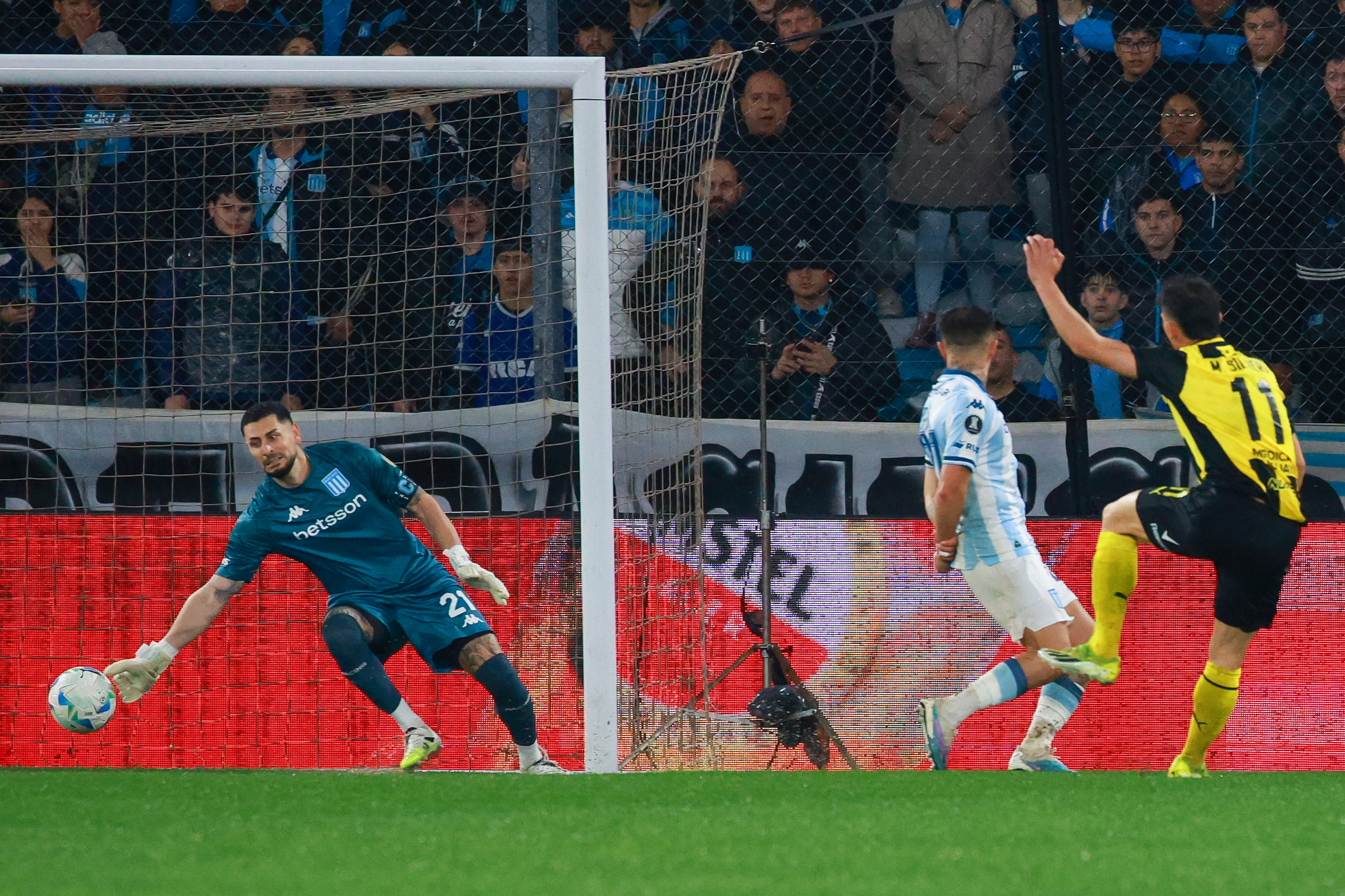 RACING-PEÑAROL Libertadores Cup Buenos Aires, Argentina. August 19, 2025: Racing Club (Argentina) hosts Peñarol (Uruguay) in the...