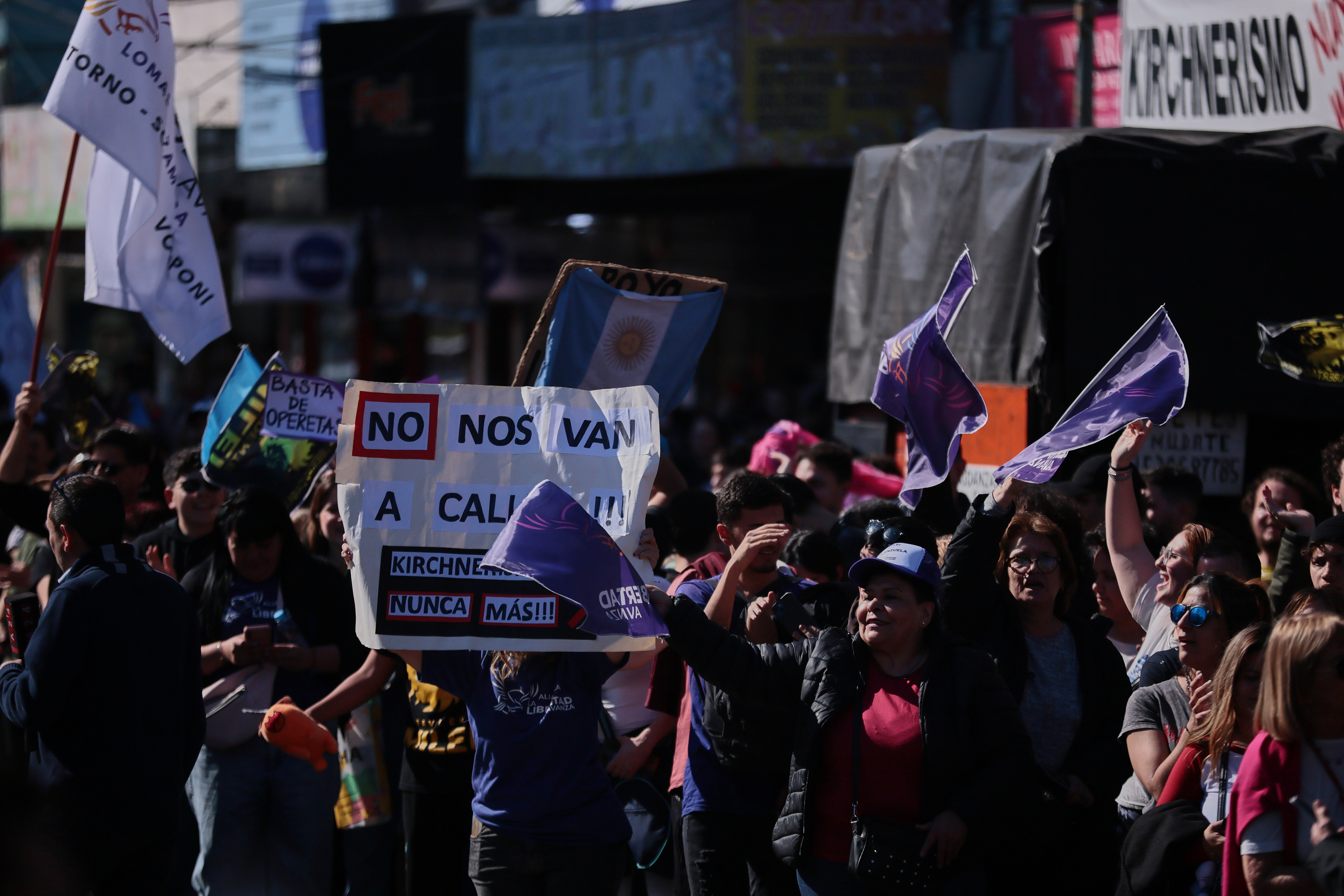 Lomas de Zamora, Argentina – August 27, 2025: Protesters attack Argentine President Javier Mile...