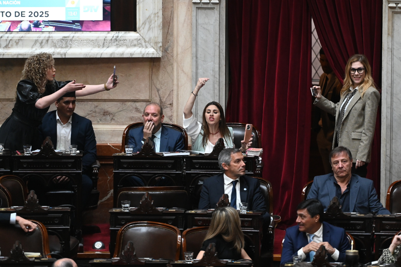 Buenos Aires, Argentina – 27 agosto, 2025: Pelea entre las diputadas de la coalición LLA, Lili...