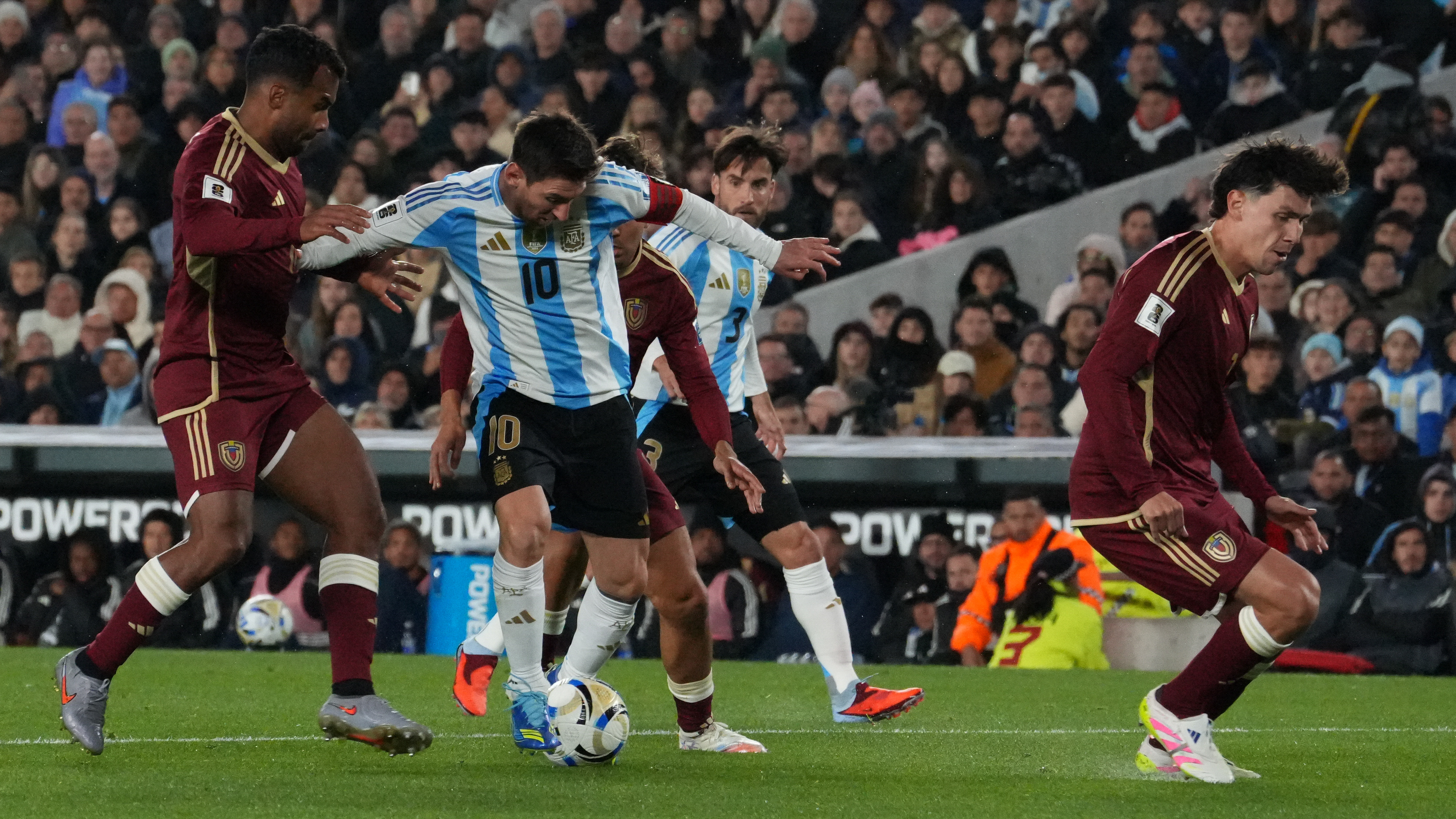 Pedro Mancini - UNAR Messi (Arg) plays brilliantly against Venezuela a match that is undoubtedly special as it will b...