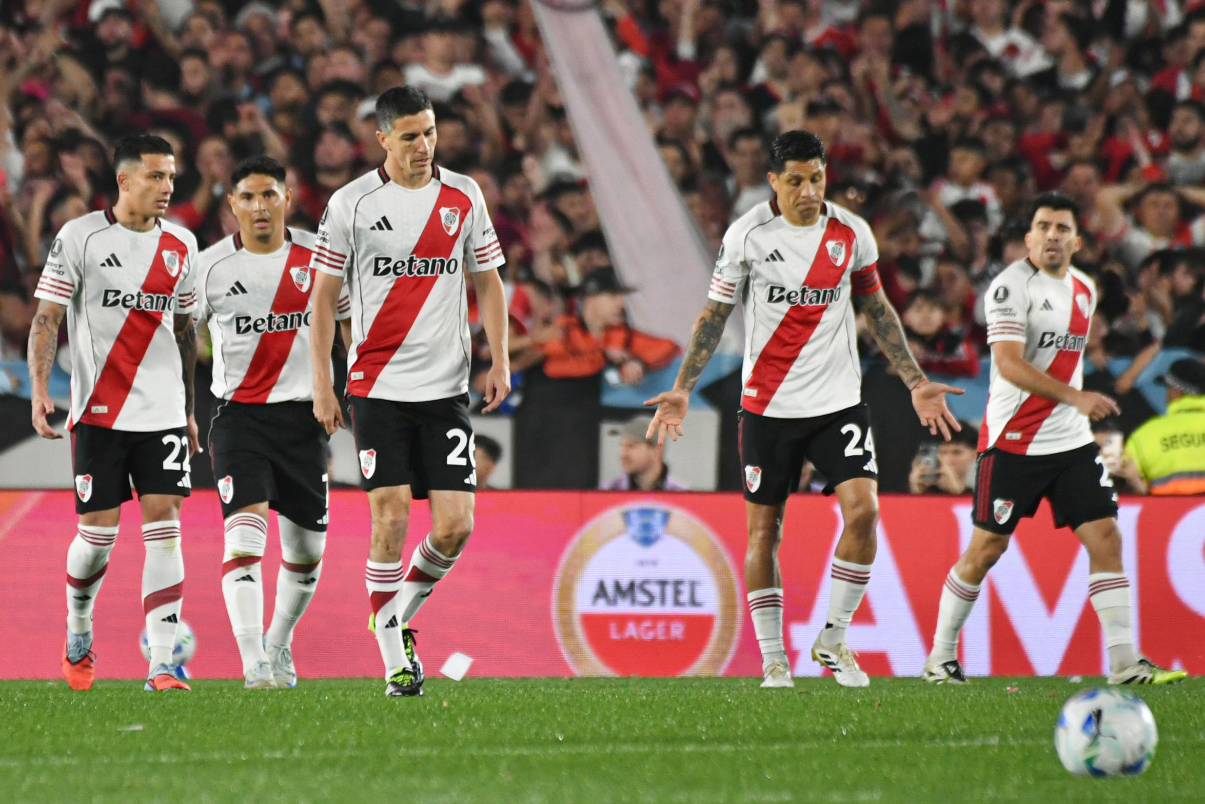 River hosts Palmeiras in Libertadores quarter-final first leg Buenos Aires, Argentina – September 17, 2025: River Plate hosts Palmeiras tonight at the Monume...