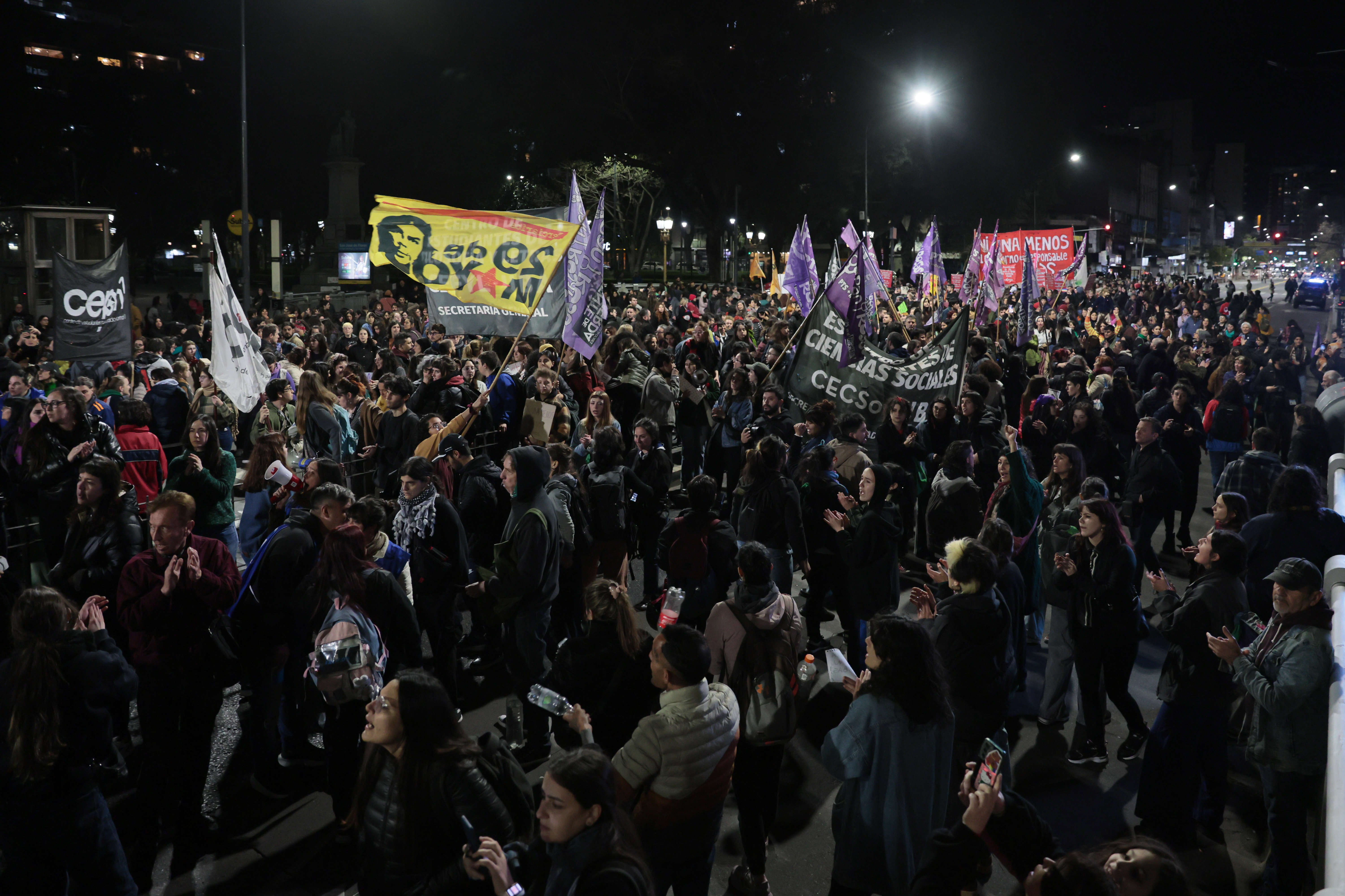 IMG_6716 Buenos Aires, Argentina – 24 septiembre, 2025: Miles de personas se movilizaron en distintas ci...