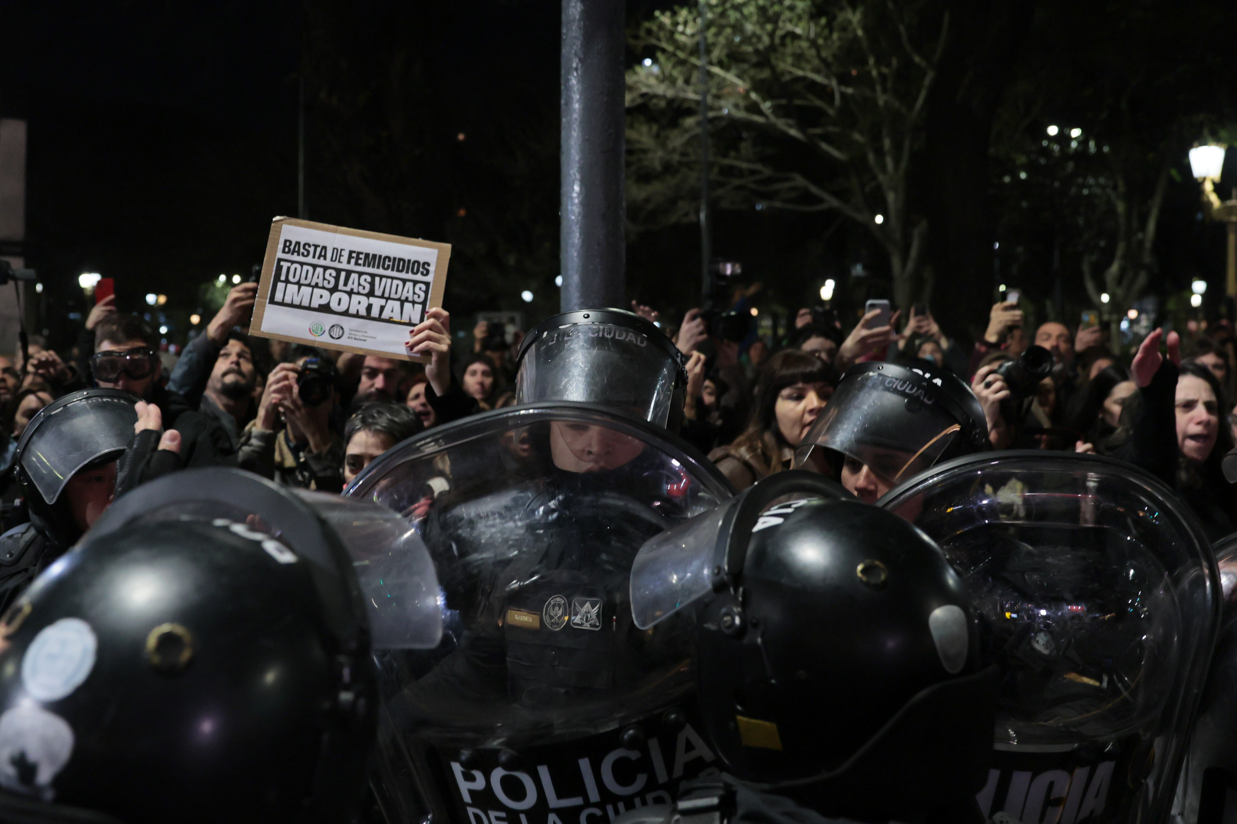 IMG_6141 Buenos Aires, Argentina – 24 septiembre, 2025: Miles de personas se movilizaron en distintas ci...