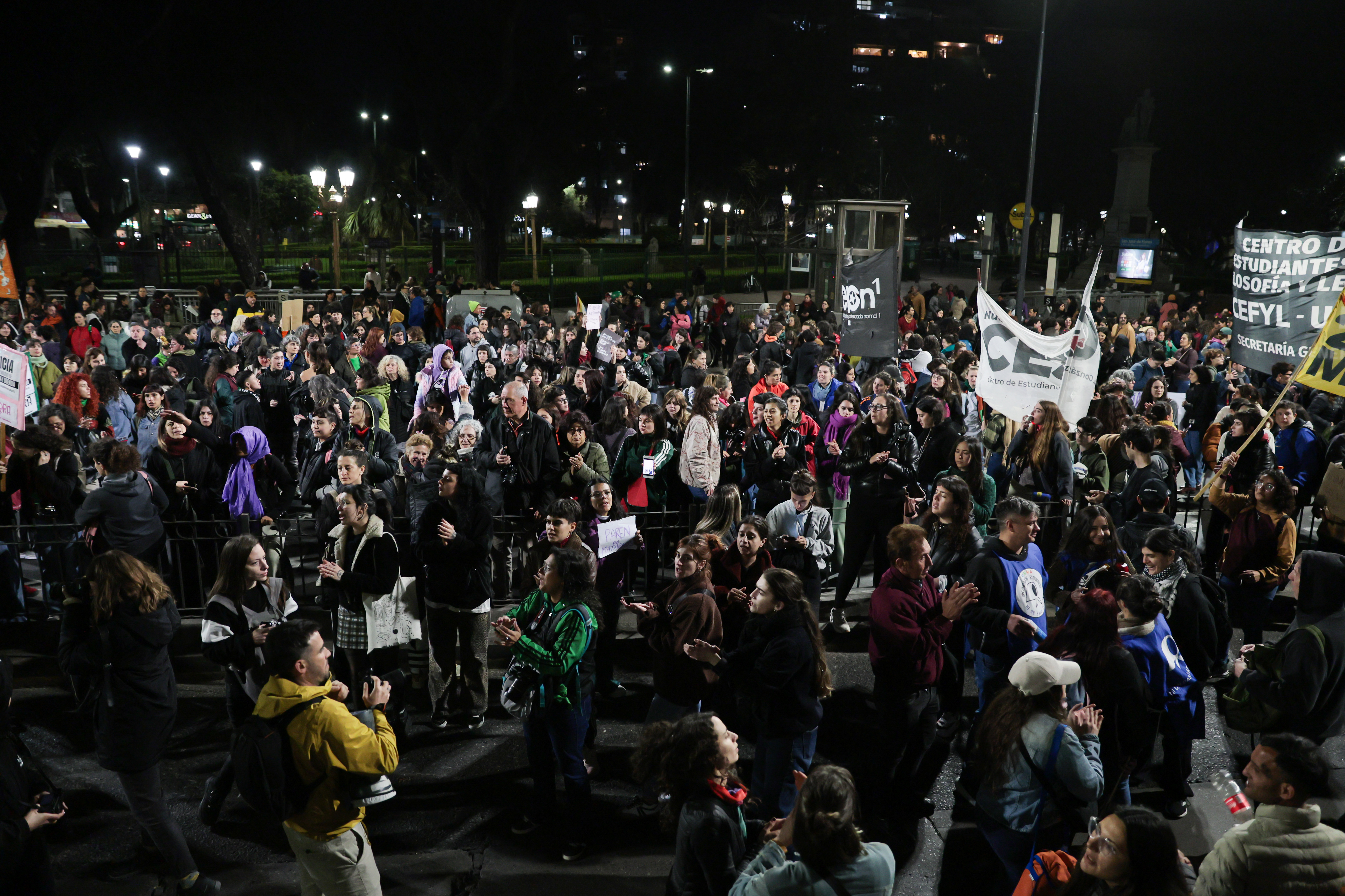 Buenos Aires, Argentina – 24 septiembre, 2025: Miles de personas se movilizaron en distintas ci...