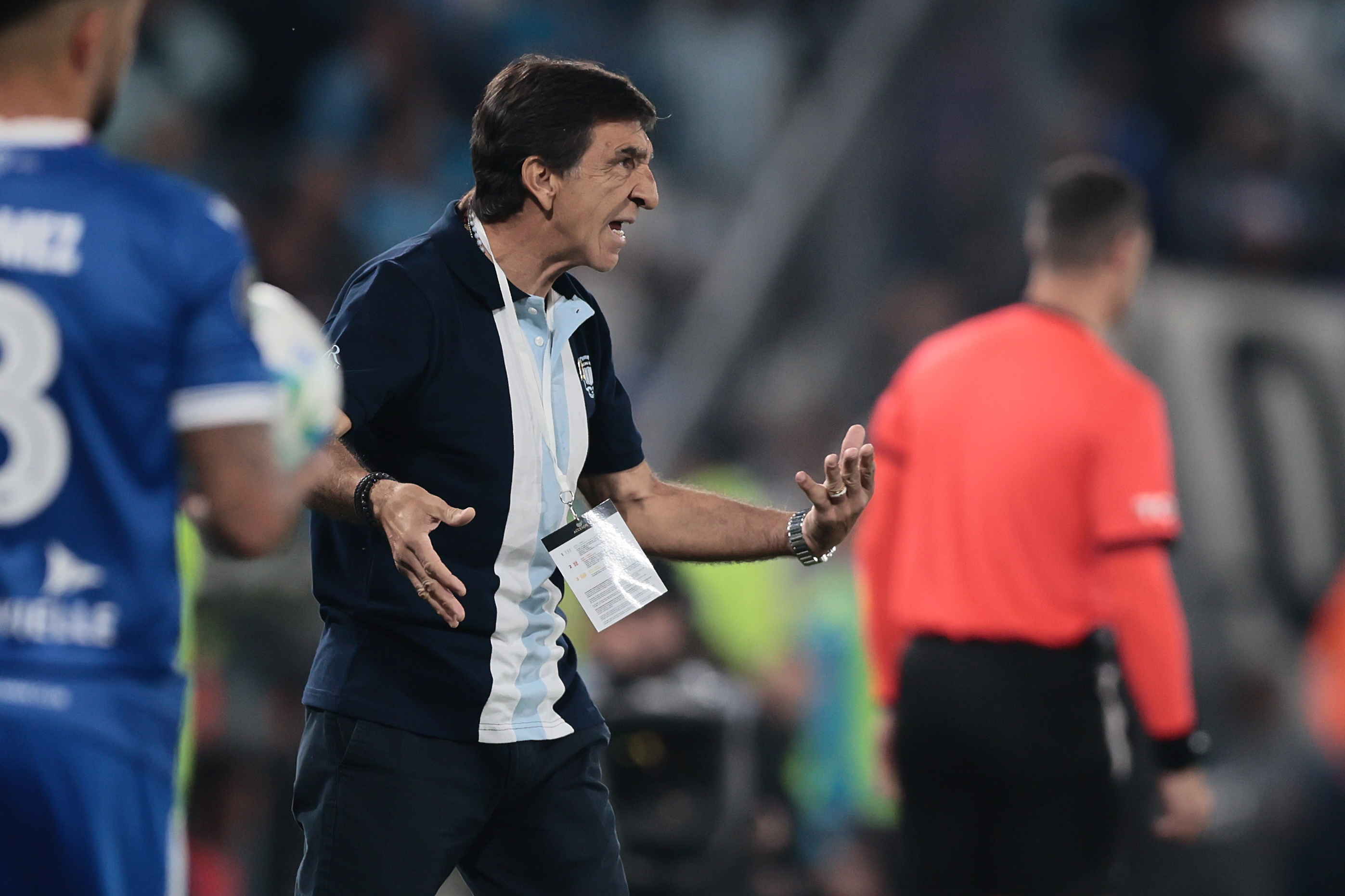 The Argentine side defeated Vélez in Avellaneda to secure a 2-0 aggregate win Avellaneda, Argentina – September 23, 2025: Gustavo Costas, coach of Racing Club. Racing Club d...