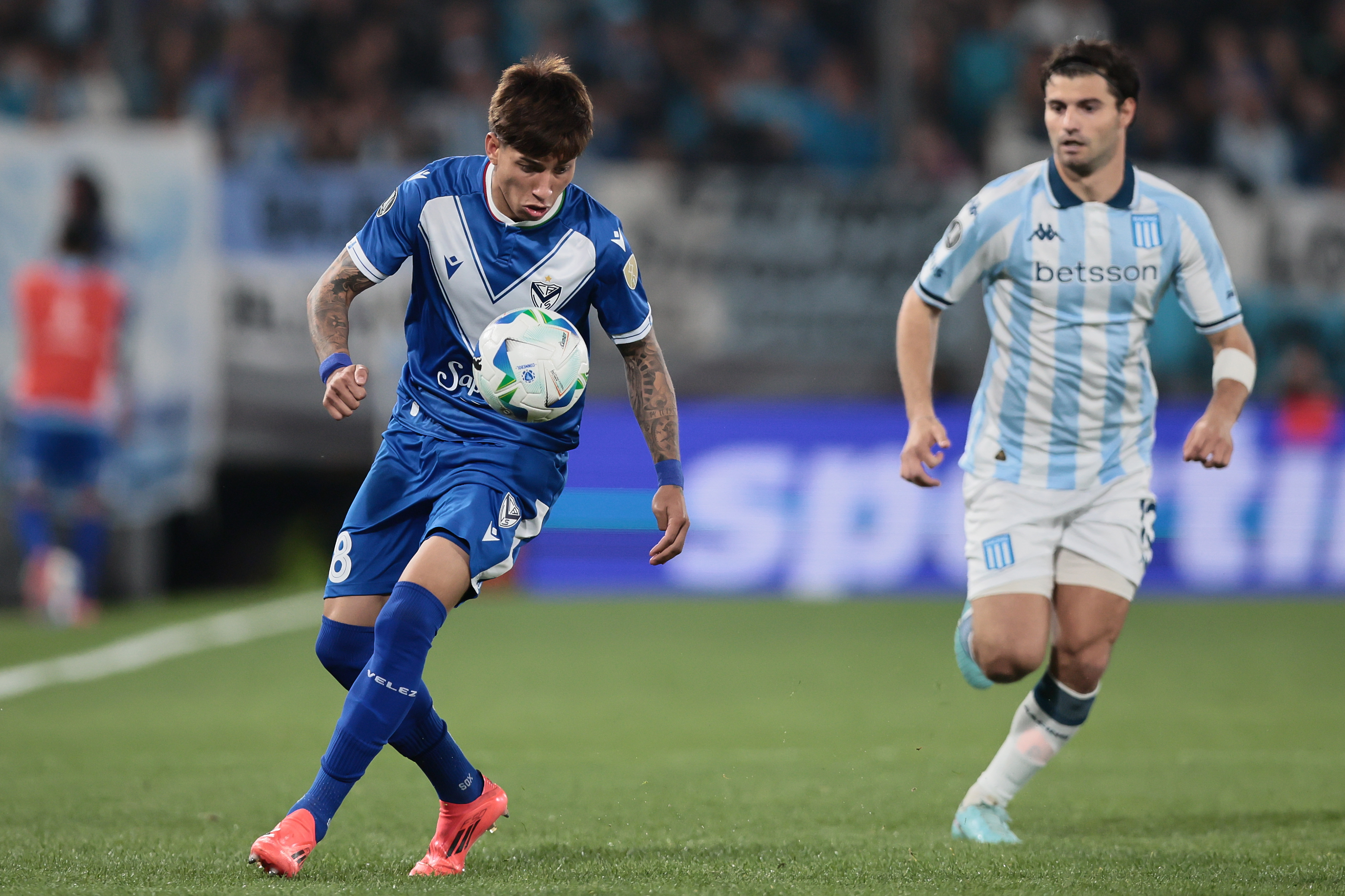 The Argentine side defeated Vélez in Avellaneda to secure a 2-0 aggregate win Avellaneda, Argentina – September 23, 2025: Racing Club defeated Vélez Sarsfield 1-0 at Estadi...