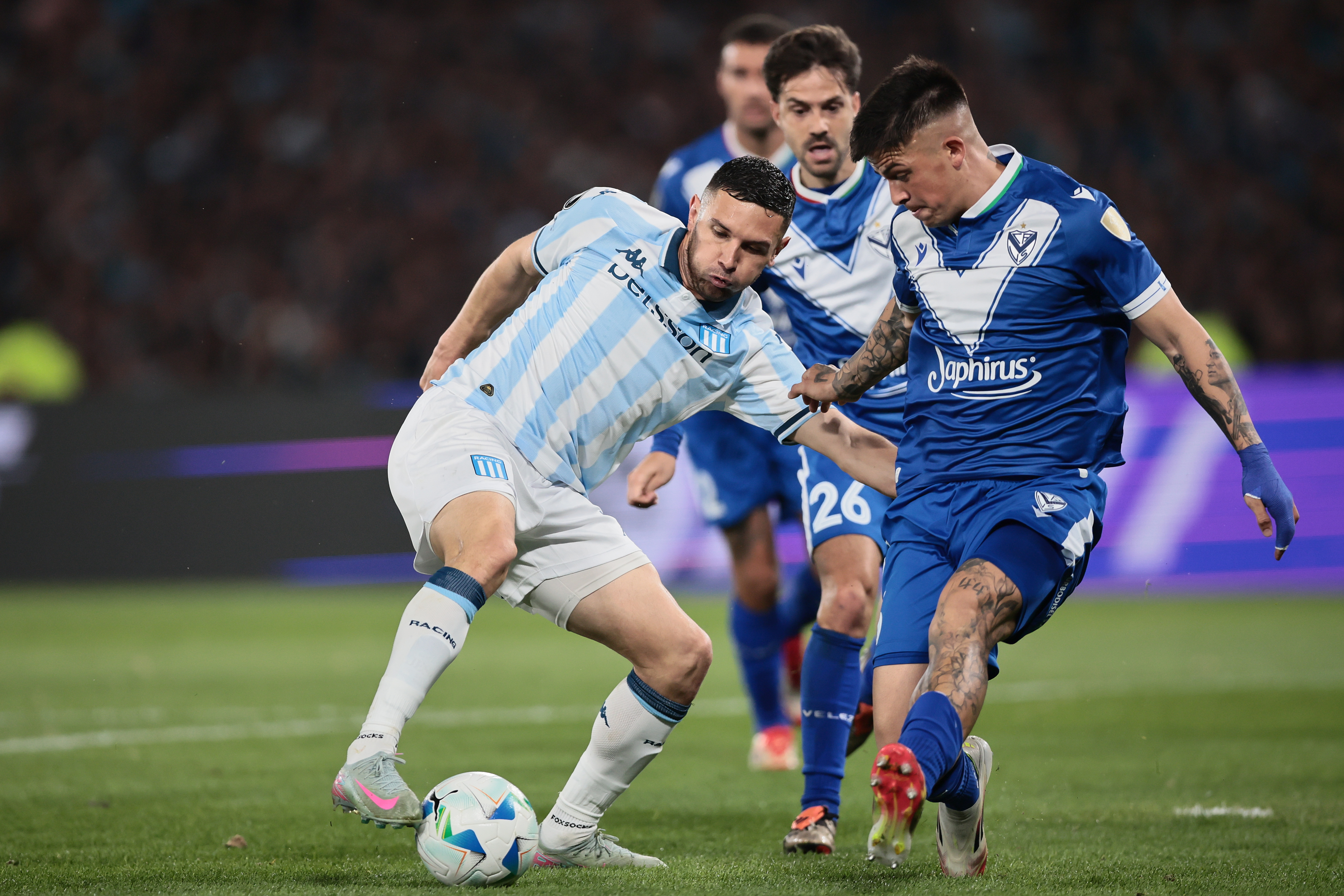 The Argentine side defeated Vélez in Avellaneda to secure a 2-0 aggregate win Avellaneda, Argentina – September 23, 2025: Racing Club defeated Vélez Sarsfield 1-0 at Estadi...