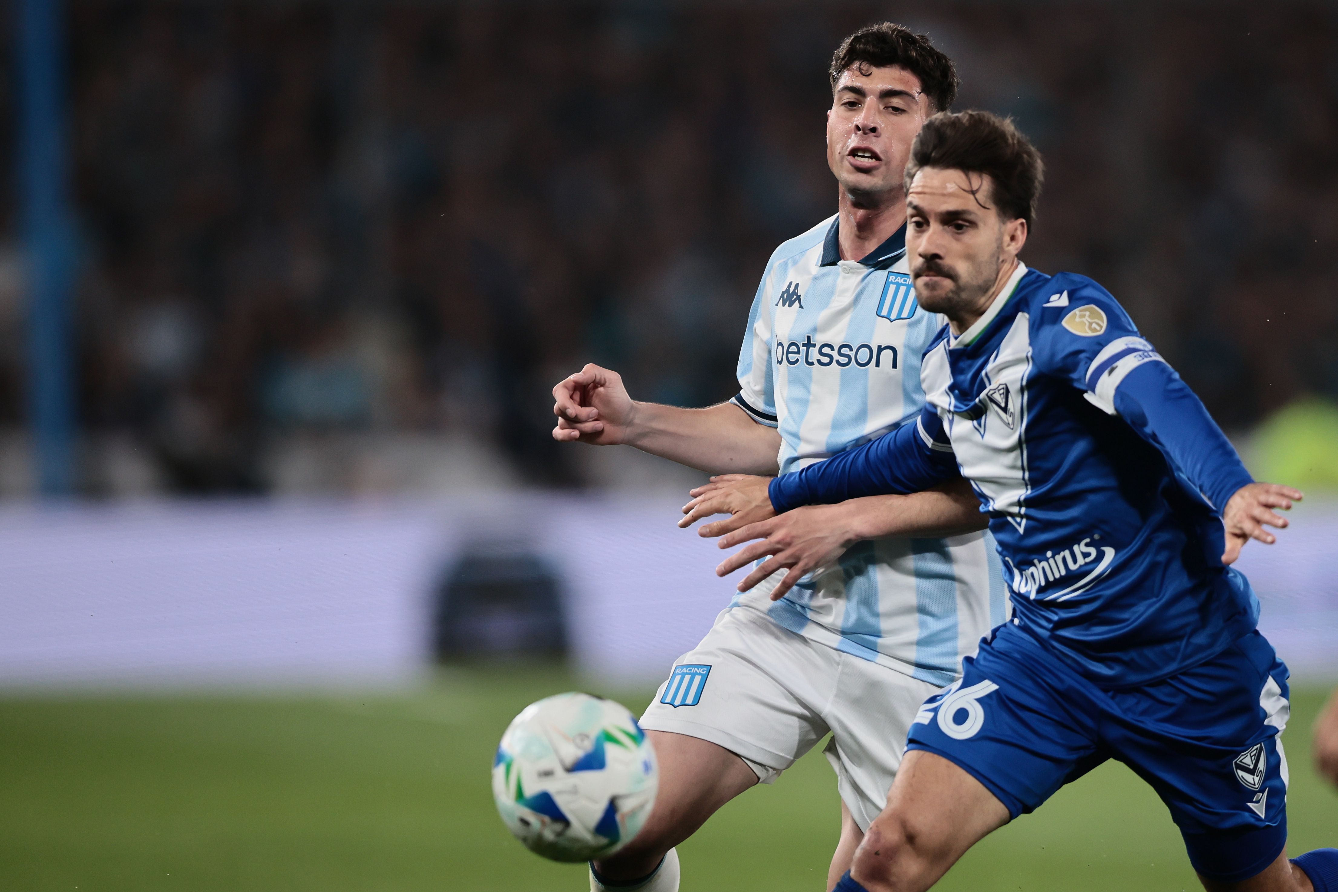 The Argentine side defeated Vélez in Avellaneda to secure a 2-0 aggregate win Avellaneda, Argentina – September 23, 2025: Racing Club defeated Vélez Sarsfield 1-0 at Estadi...