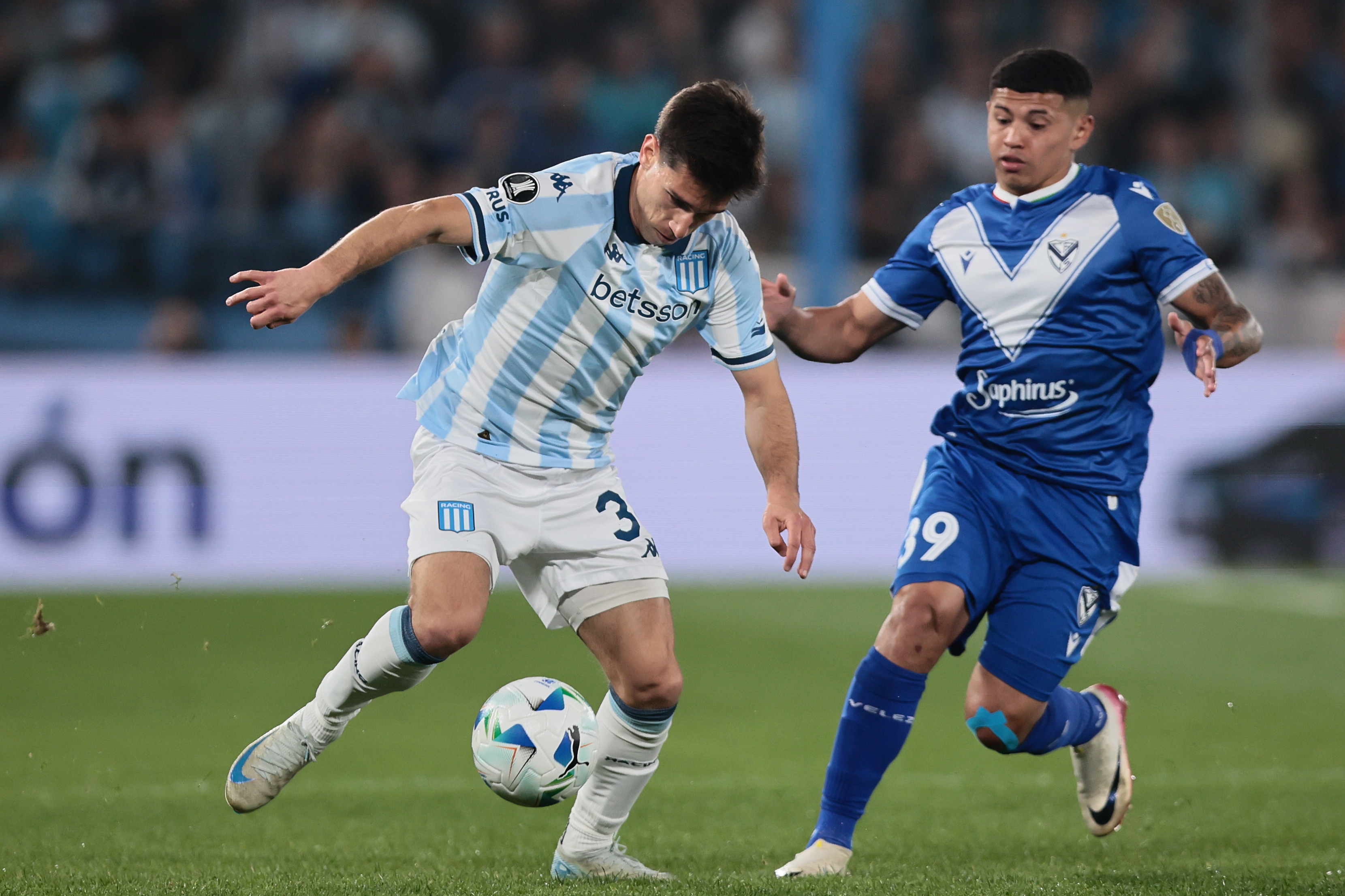 The Argentine side defeated Vélez in Avellaneda to secure a 2-0 aggregate win Avellaneda, Argentina – September 23, 2025: Racing Club defeated Vélez Sarsfield 1-0 at Estadi...