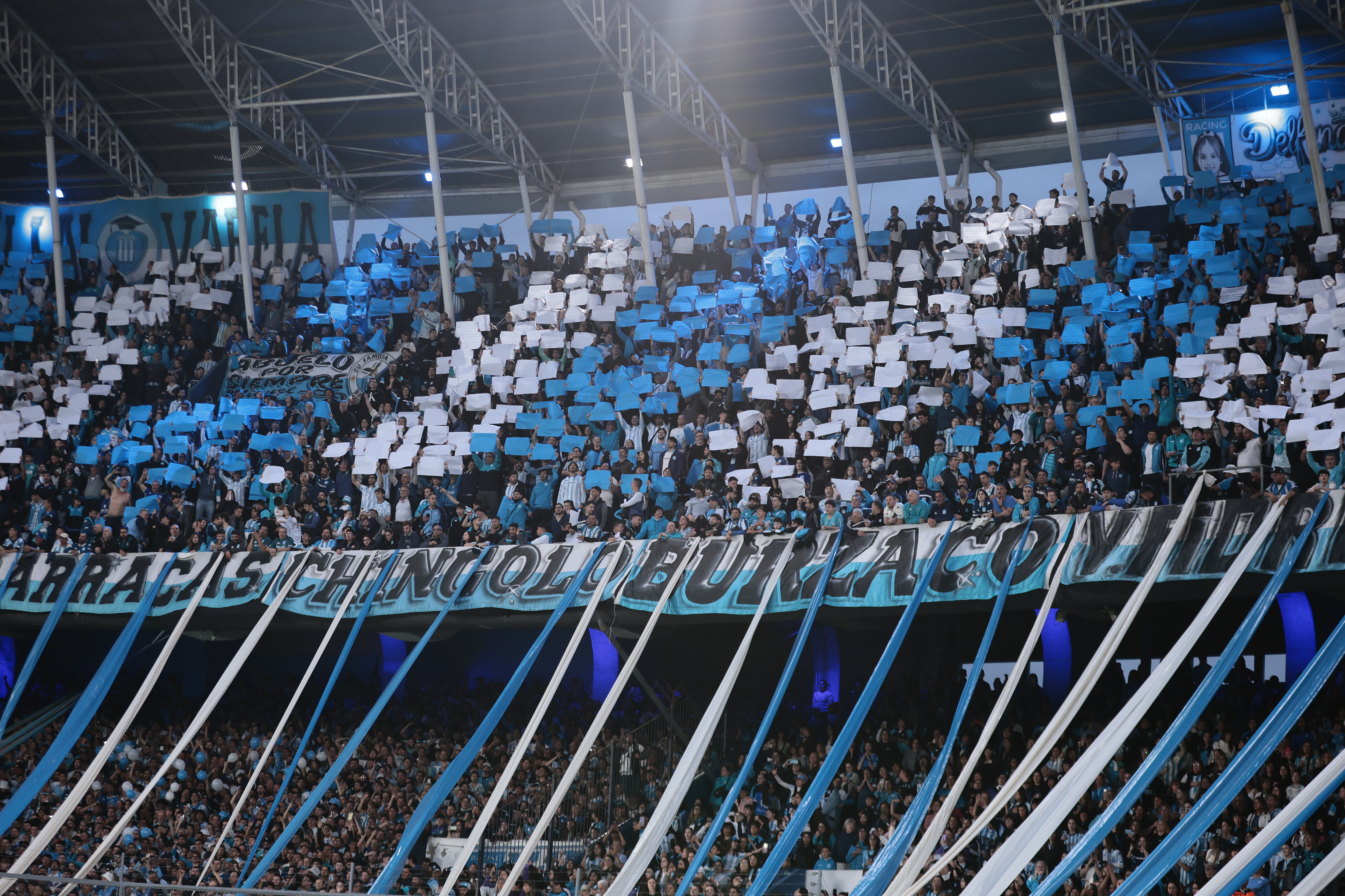 The Argentine side defeated Vélez in Avellaneda to secure a 2-0 aggregate win Avellaneda, Argentina – September 23, 2025: Racing Club defeated Vélez Sarsfield 1-0 at Estadi...