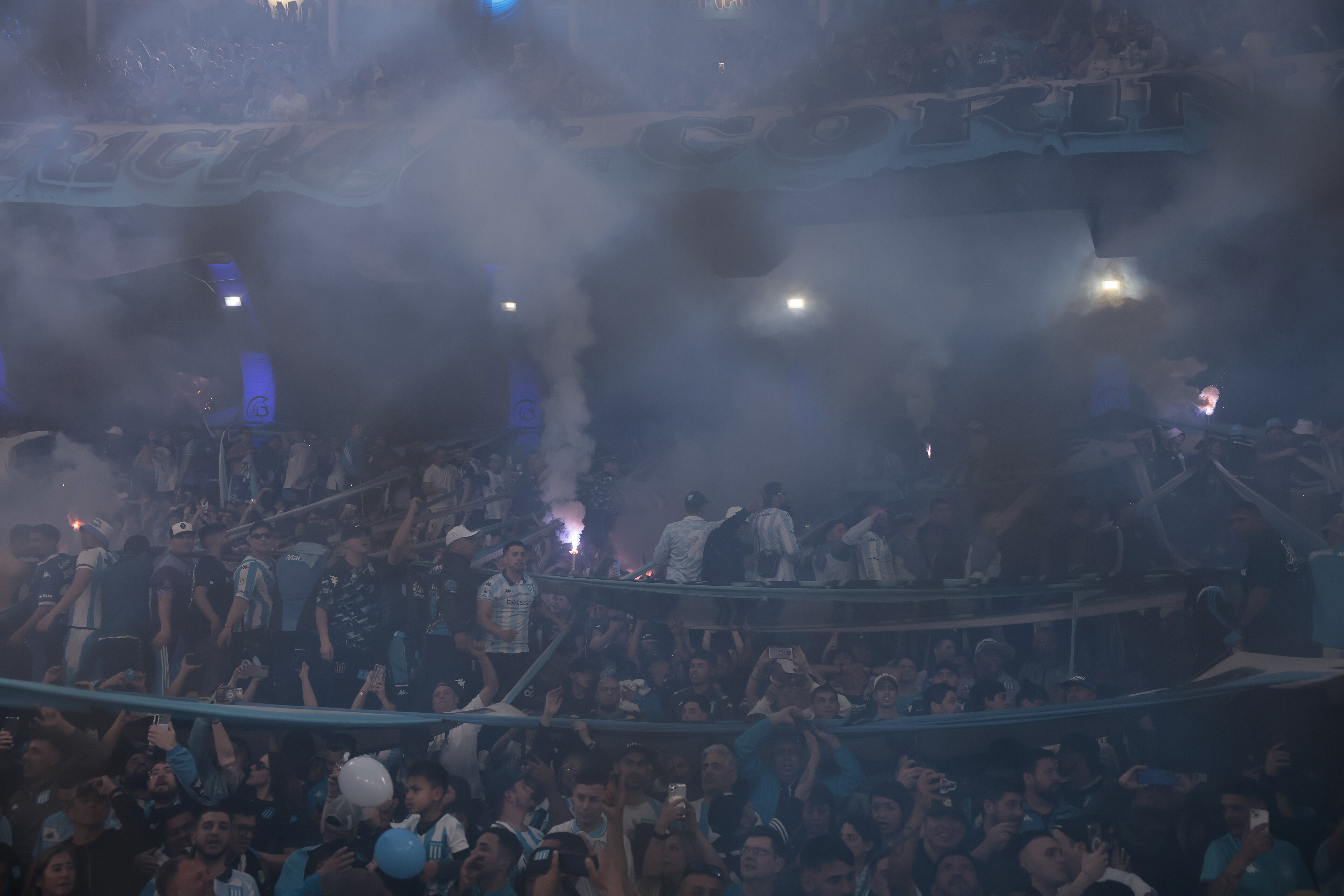 The Argentine side defeated Vélez in Avellaneda to secure a 2-0 aggregate win Avellaneda, Argentina – September 23, 2025: Racing Club defeated Vélez Sarsfield 1-0 at Estadi...