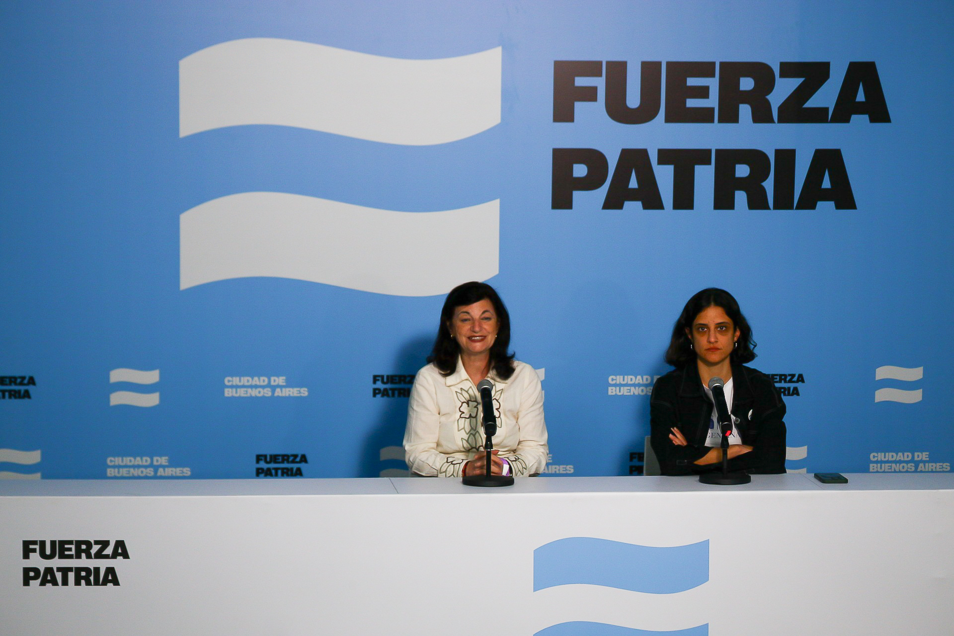 Bunker FP - CABA - Cierre de urnas de izq a derecha: Kelly Olmos - Lucia Cámpora