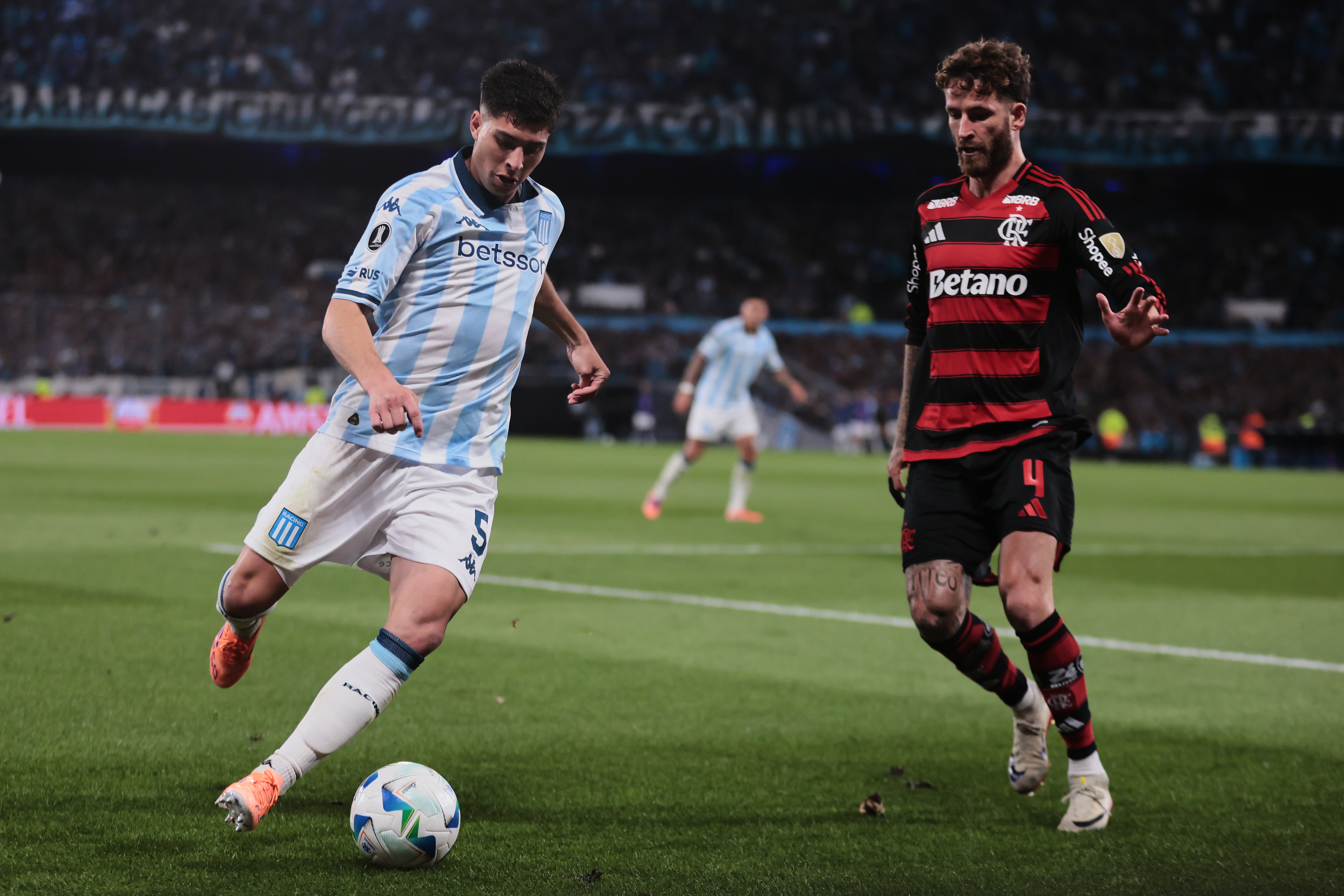 The Argentine "Academia" failed to overturn the tie despite a numerical advantage and was denied by goalkeeper Agustín Rossi Avellaneda, Argentina – October 29, 2025: Racing Club was eliminated from the 2025 Copa Liberta...