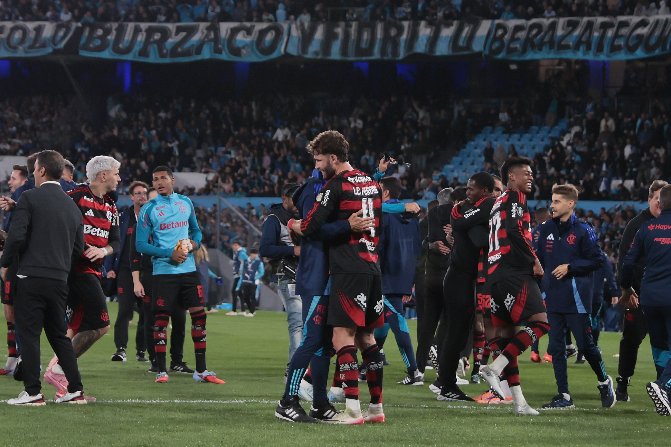 The Argentine "Academia" failed to overturn the tie despite a numerical advantage and was denied by goalkeeper Agustín Rossi Avellaneda, Argentina – October 29, 2025: Racing Club was eliminated from the 2025 Copa Liberta...