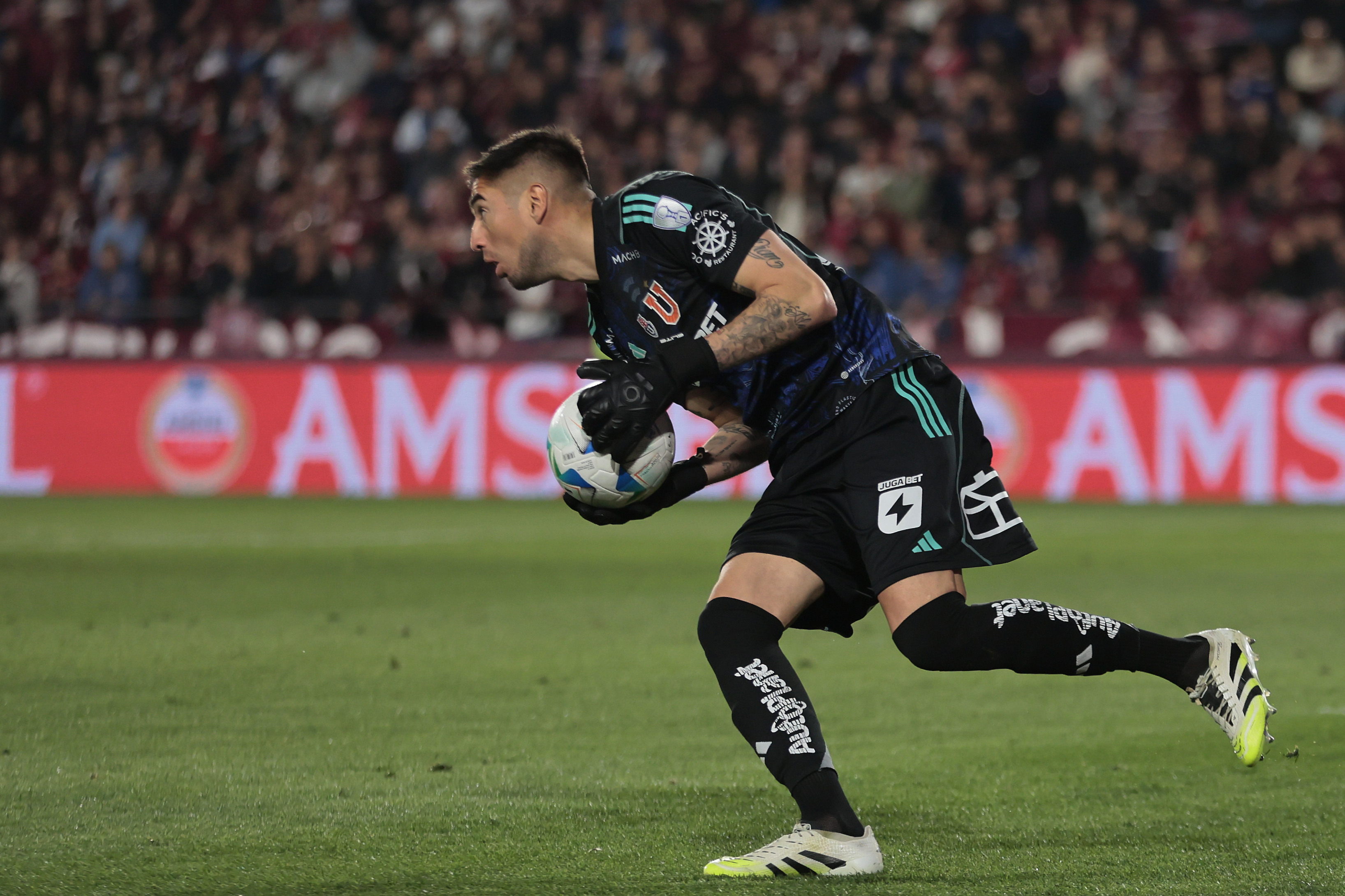 IMG_8064 Lanús, Argentina – October 30, 2025: Club Atlético Lanús faces Universidad de Chile in the s...