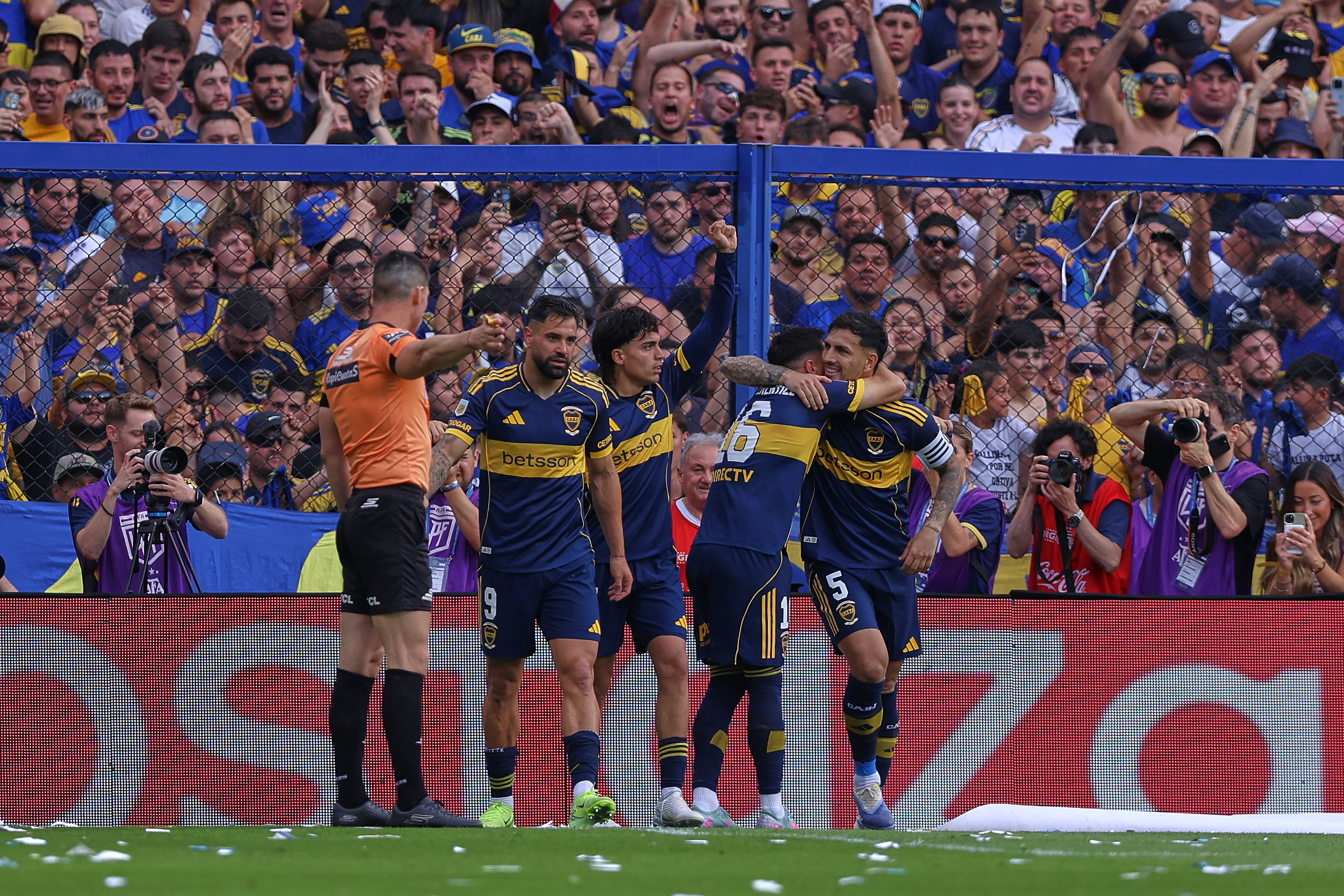 Zeballos and Merentiel secure Boca’s victory in the Superclásico Buenos Aires, Argentina – November 9, 2025: Boca Juniors defeated River Plate 2-0 at La Bombone...