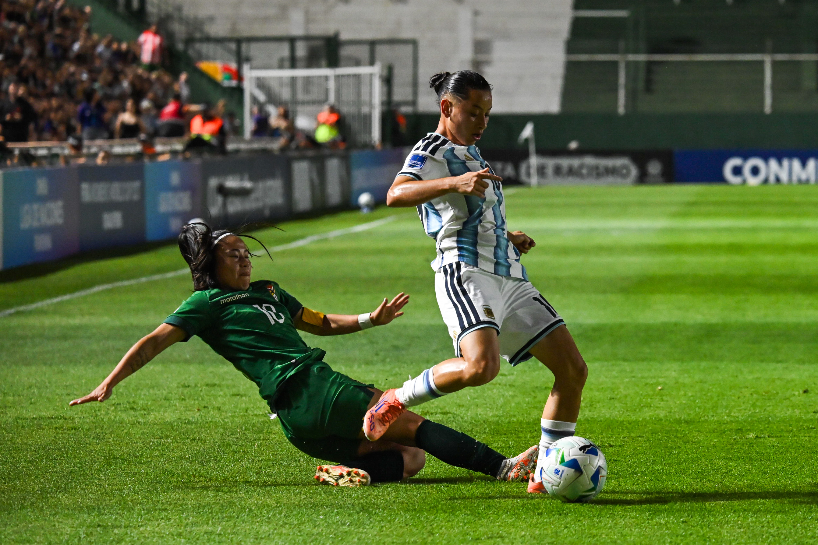 Banfield, Argentina – 2 diciembre, 2025: La Selección Argentina femenina consiguió una contun...