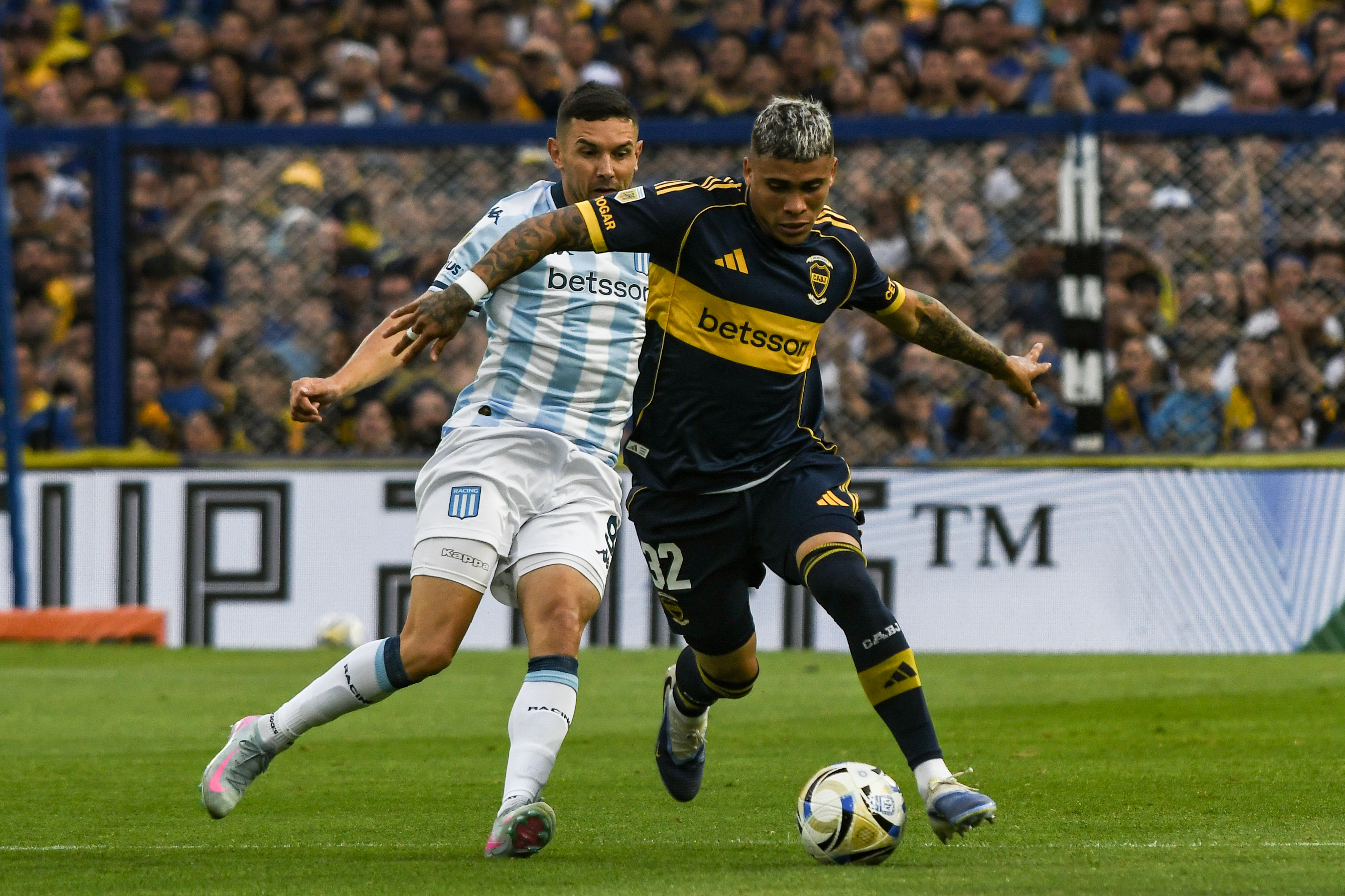 The semifinal carries added weight as River and Independiente depend on its outcome for international qualification. Buenos Aires, Argentina – December 7, 2025: Boca Juniors and Racing Club meet at La Bombonera f...