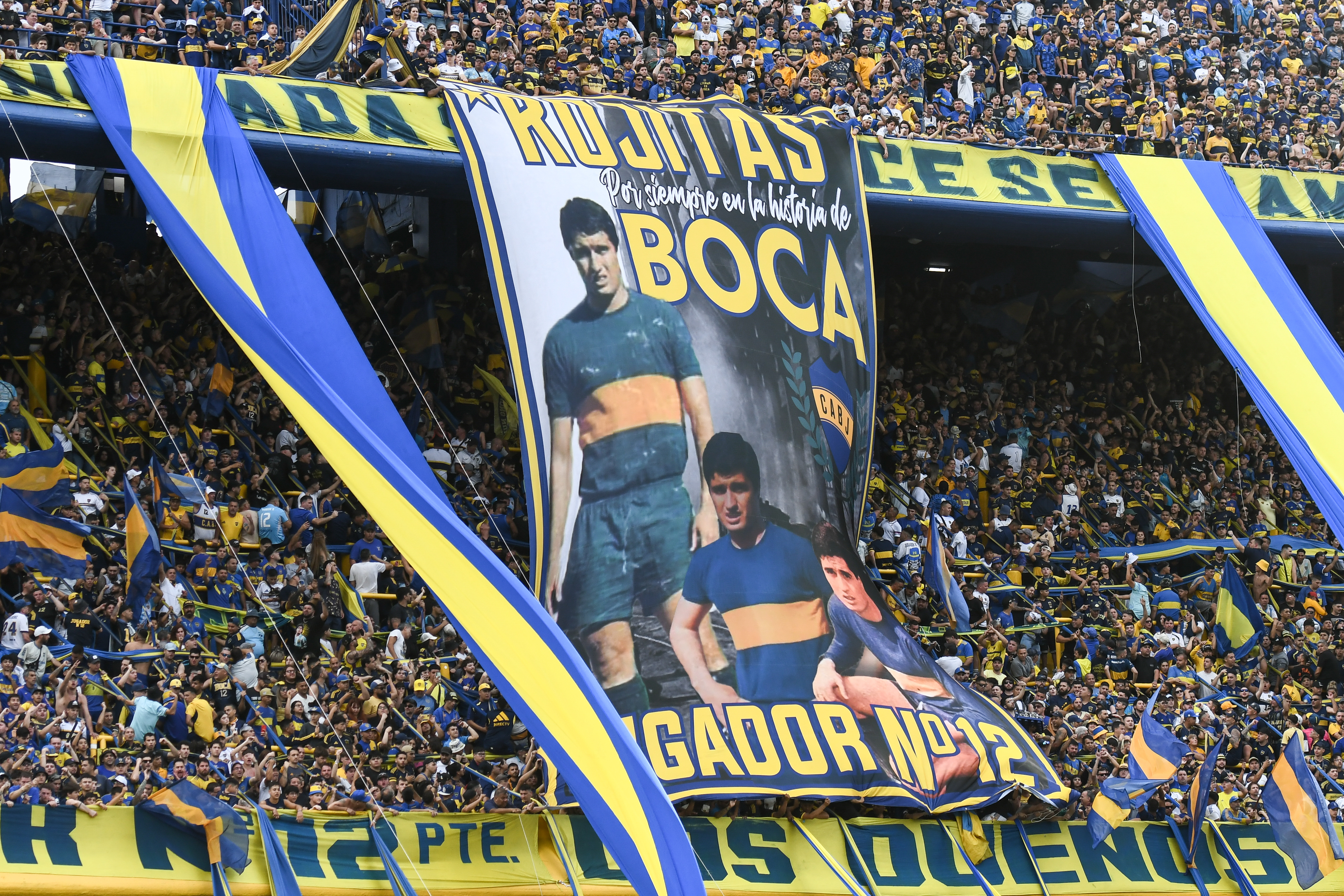 The semifinal carries added weight as River and Independiente depend on its outcome for international qualification. Buenos Aires, Argentina – December 7, 2025: Boca Juniors and Racing Club meet at La Bombonera f...