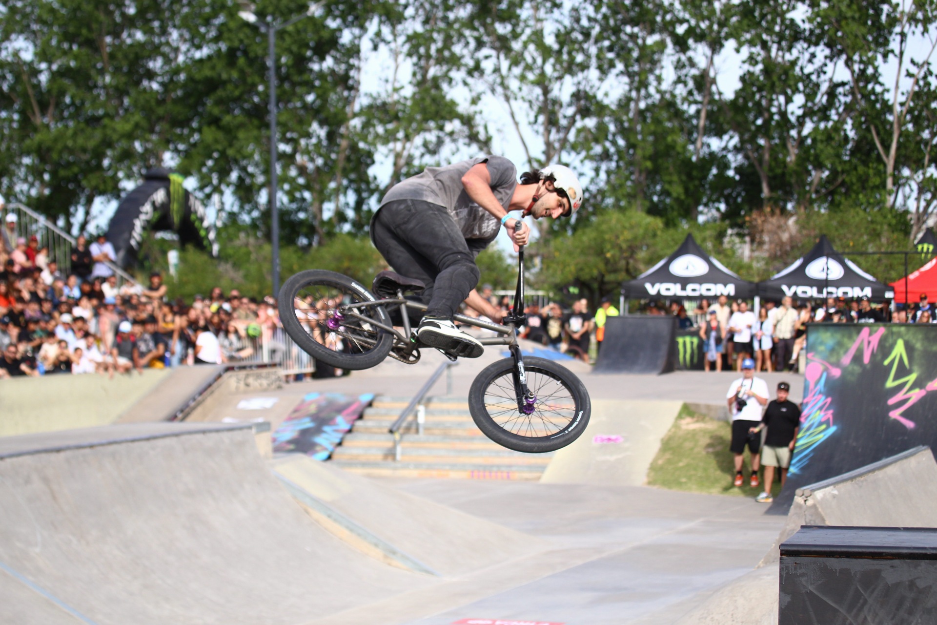 The festival returned featuring the debut of Freestyle Motocross alongside Skate and BMX competitions at the Palermo Sports Park Buenos Aires, Argentina – December 7, 2025: The fifth edition of the "Buenos Aires Extremo" (BA...