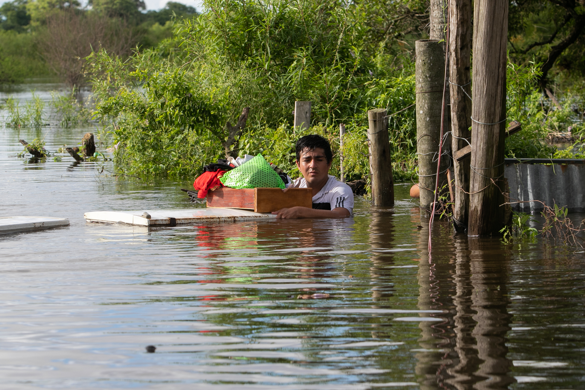 Un temporal sin precedentes golpea el litoral argentino dejando barrios enteros bajo el agua y más de 400 familias desplazadas Corrientes, Argentina – 30 diciembre, 2025: Un temporal histórico azota la provincia, donde ll...