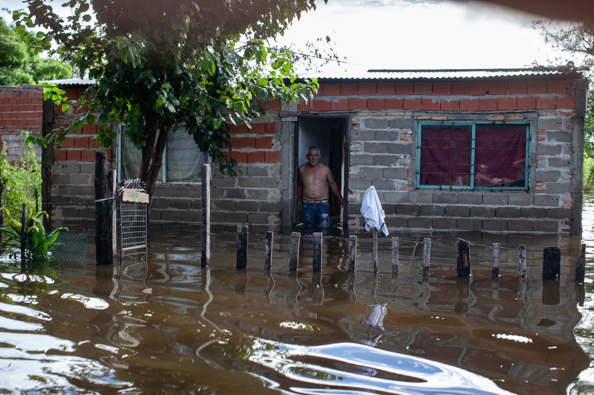 Un temporal sin precedentes golpea el litoral argentino dejando barrios enteros bajo el agua y más de 400 familias desplazadas Corrientes, Argentina – 30 diciembre, 2025: Un temporal histórico azota la provincia, donde ll...