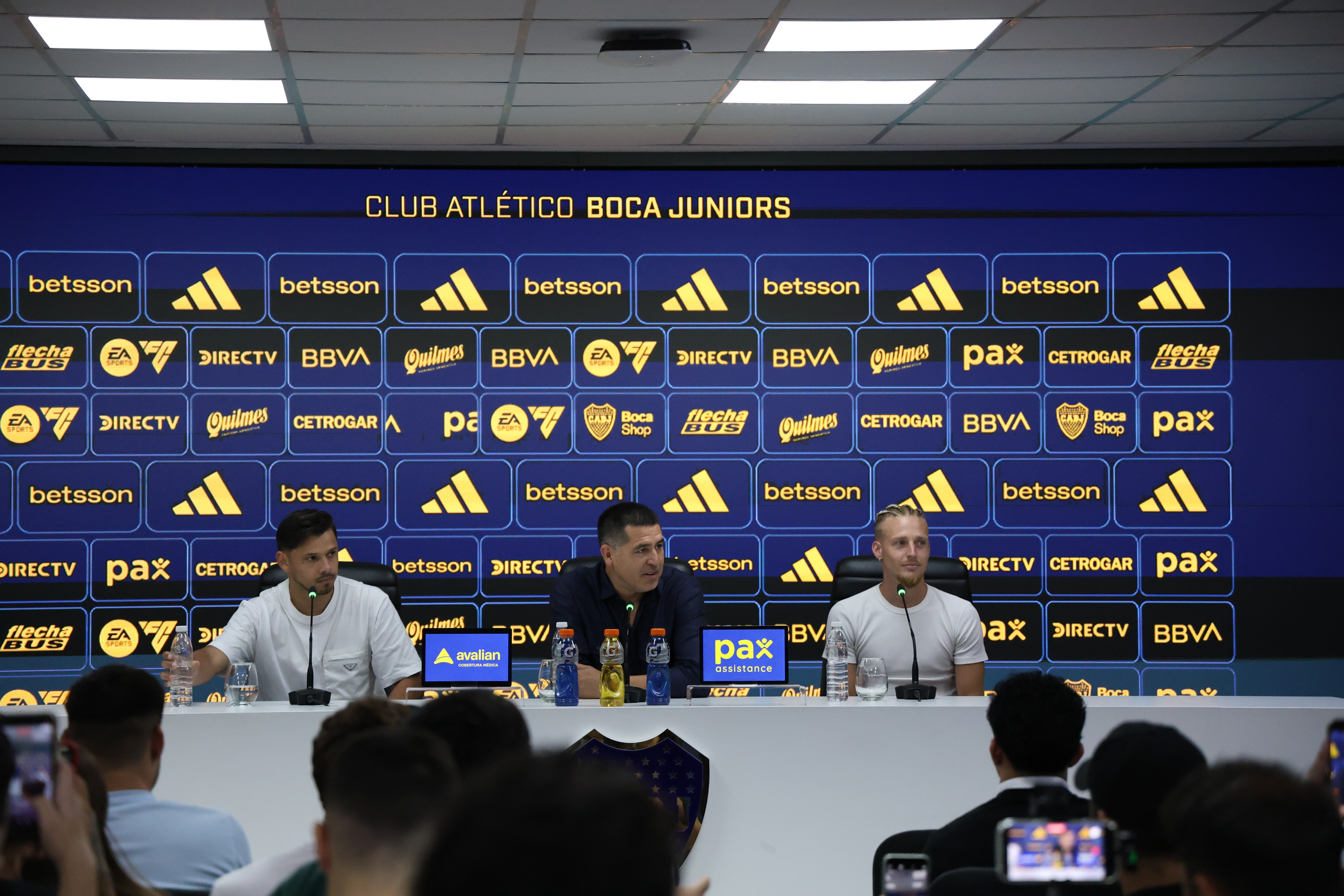 Buenos Aires, Argentina – January 27, 2026: Boca Juniors officially presented its two new signi...