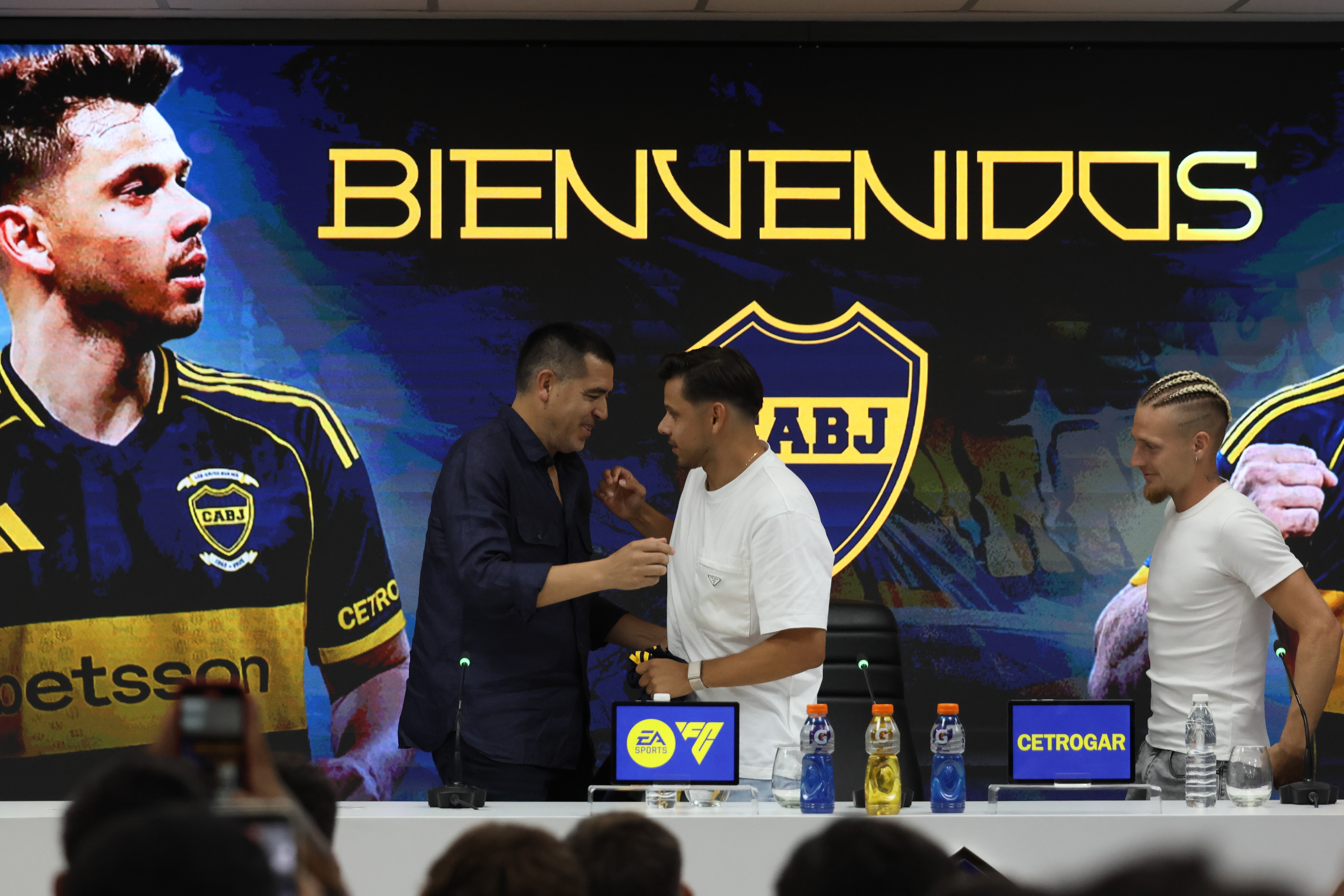 President Juan Román Riquelme led the press conference at La Bombonera to welcome the midfielder and the Paraguayan striker Buenos Aires, Argentina – January 27, 2026: Boca Juniors officially presented its two new signi...