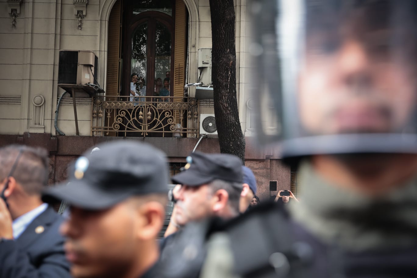 Security forces applied the anti-picket protocol during the mobilization of seniors demanding pension improvements Buenos Aires, Argentina – February 4, 2026: A new day of protests in front of the National Cong...