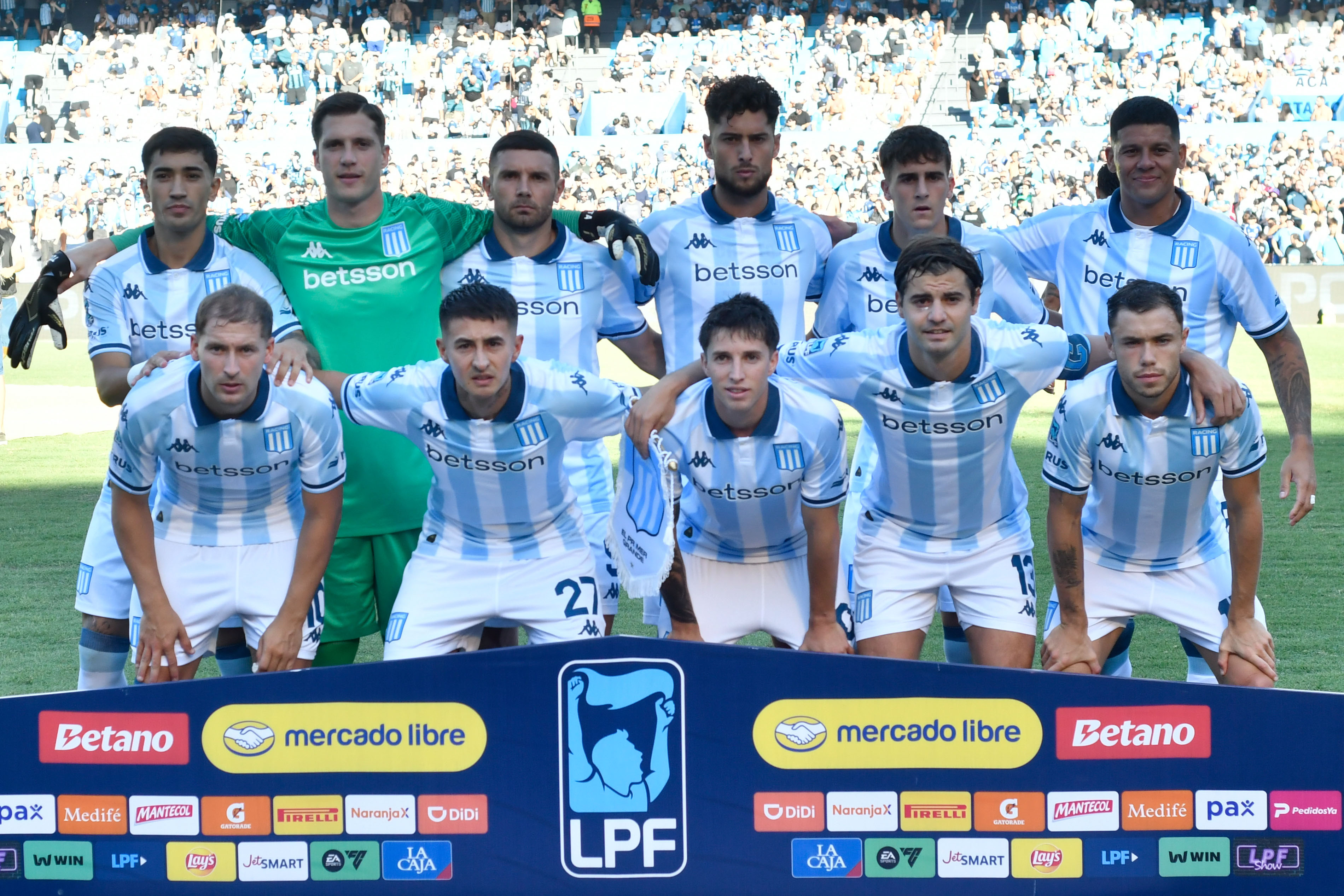 The "Academia" defeated the "Bicho" 2-1 with goals from Conechny and Solari on a night marked by Marcos Rojo's return Avellaneda, Argentina – February 7, 2026: Initial formation of Racing Club to defeated Argentin...