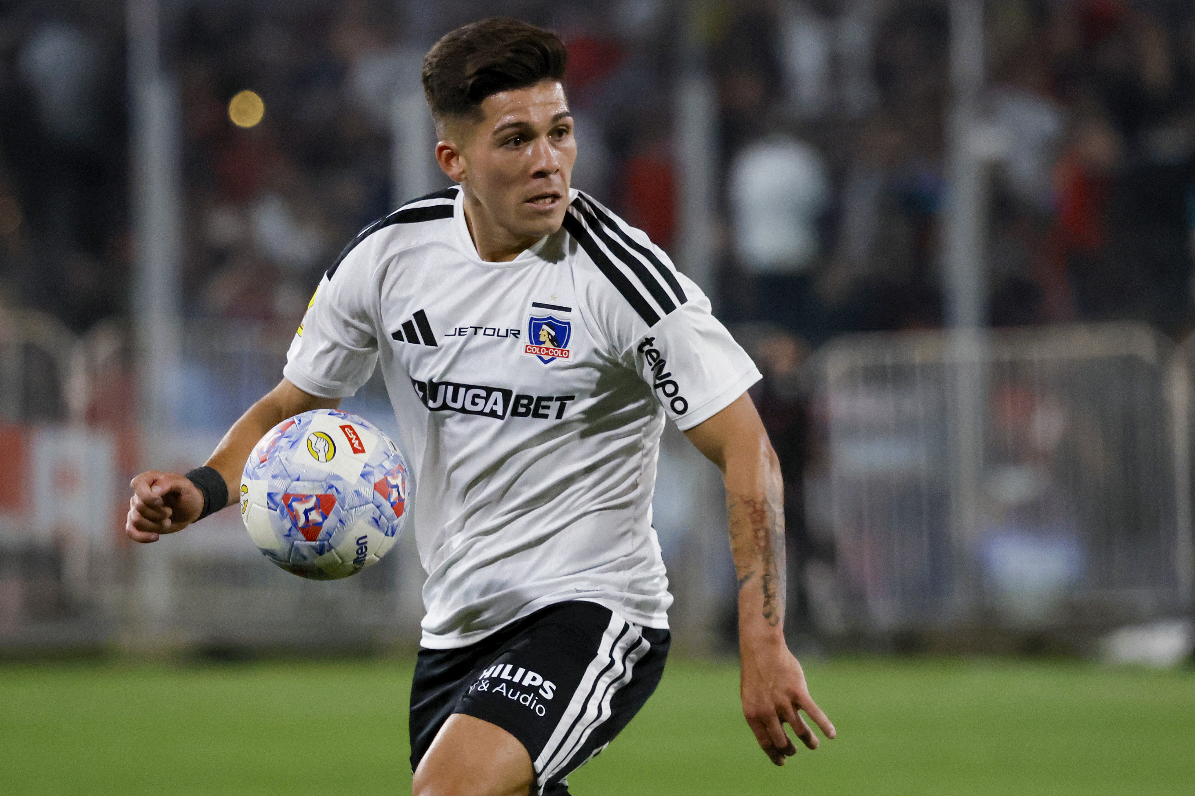 The "Cacique" earned its first three points after a 2-0 win with goals from Javier Correa and Carlos Palacios in Macul Santiago, Chile – February 8, 2026: Colo Colo’s player Victor Felipe Mendez is pictured durin...
