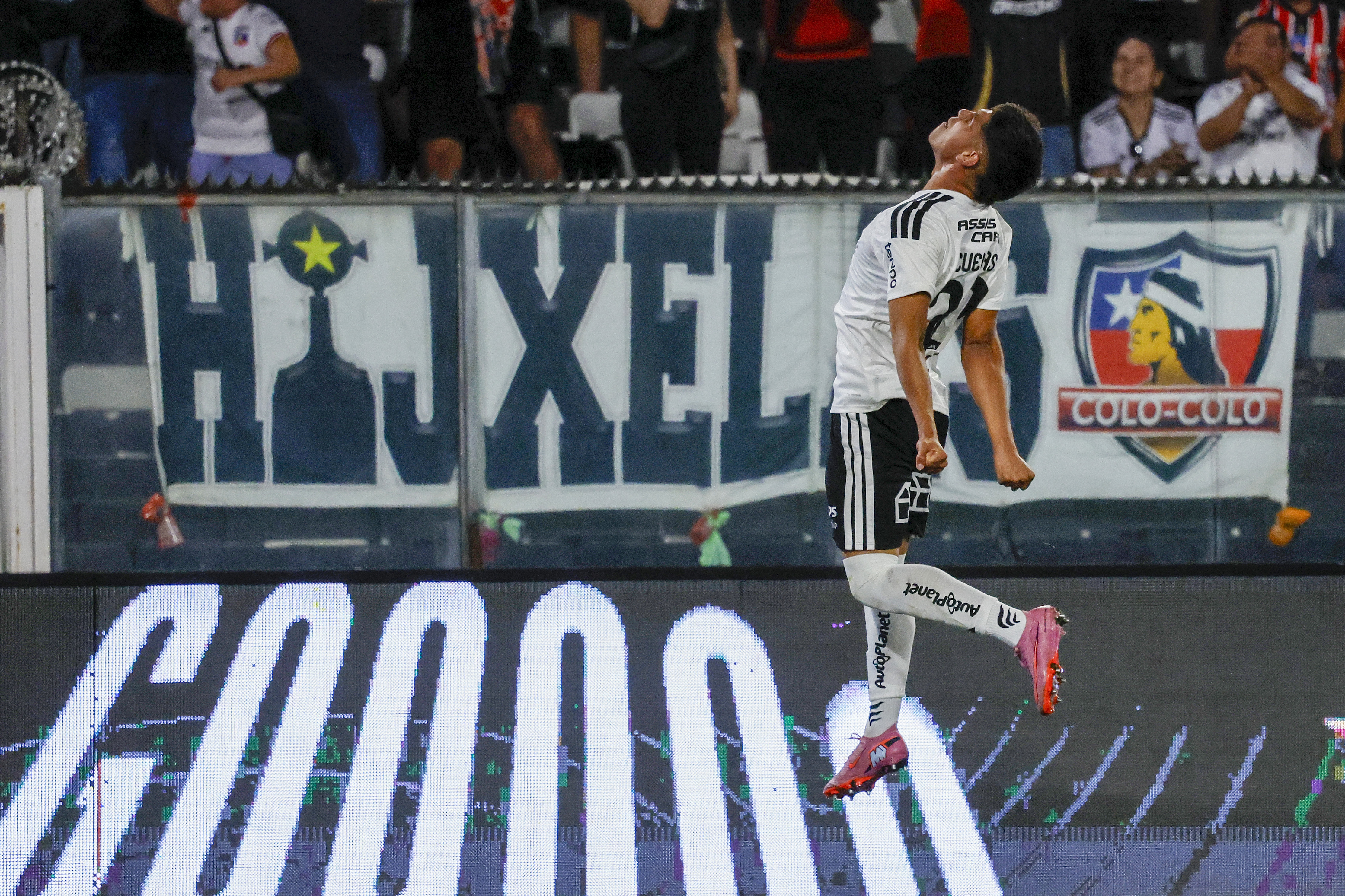 The "Cacique" earned its first three points after a 2-0 win with goals from Javier Correa and Carlos Palacios in Macul Santiago, Chile – February 8, 2026: Colo Colo’s manager Fernando Ortiz is pictured during a f...