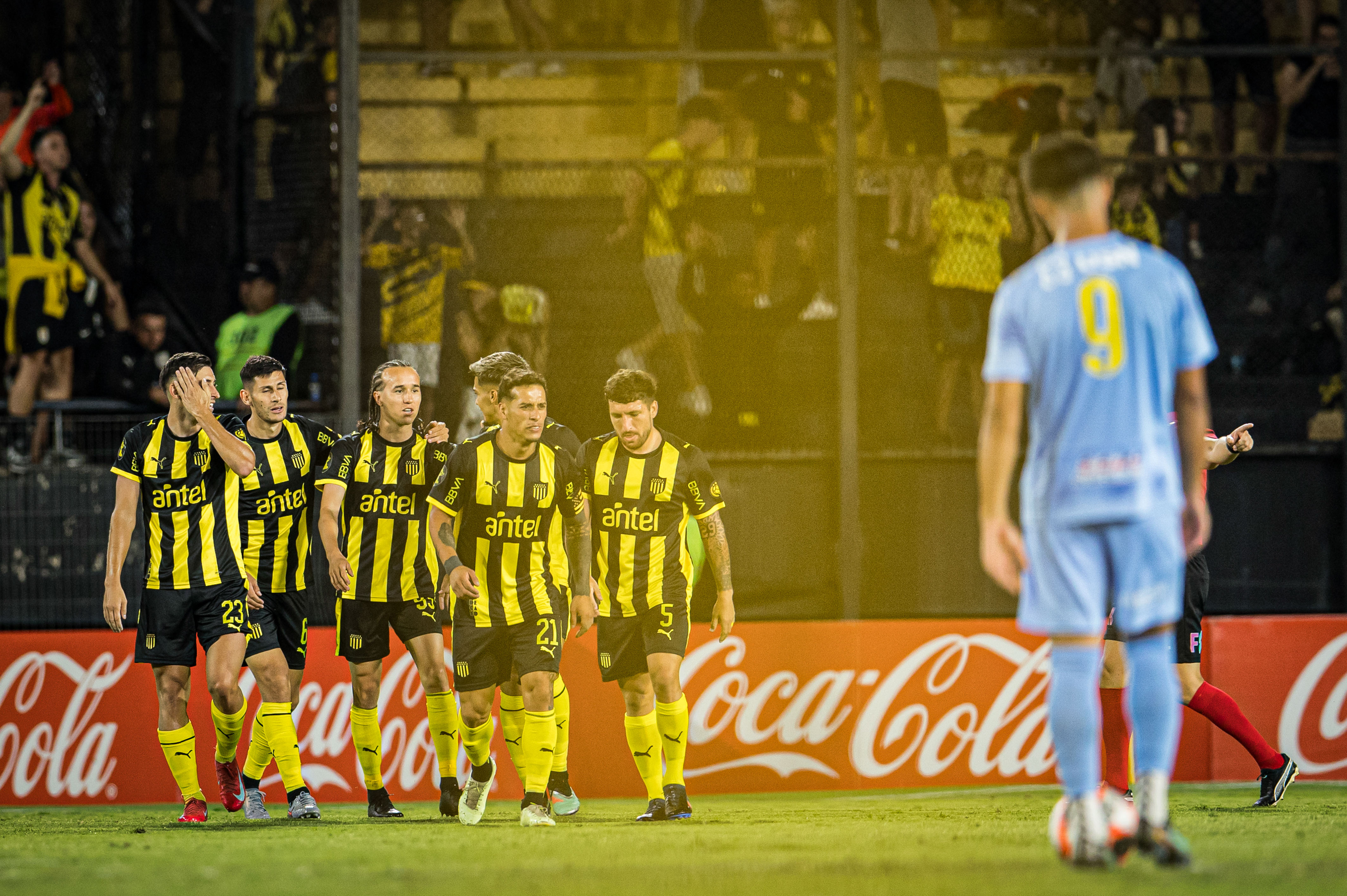 The "Carbonero" won 3-0 at the Campeón del Siglo Stadium with a late goal by Leonardo Fernández at the start of the Uruguayan tournament Montevideo, Uruguay – February 7, 2026: Peñarol defeated Montevideo City Torque 3-1 in the fir...